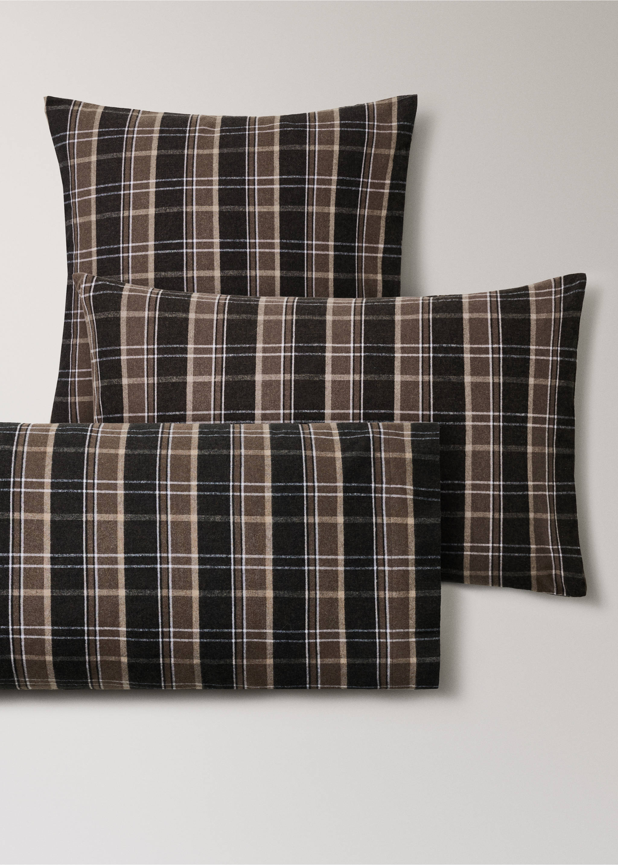 Two cotton flannel melange-thread check pillowcases 50x75 cm - Details of the article 4, Brown. Ref: 17028279-00.