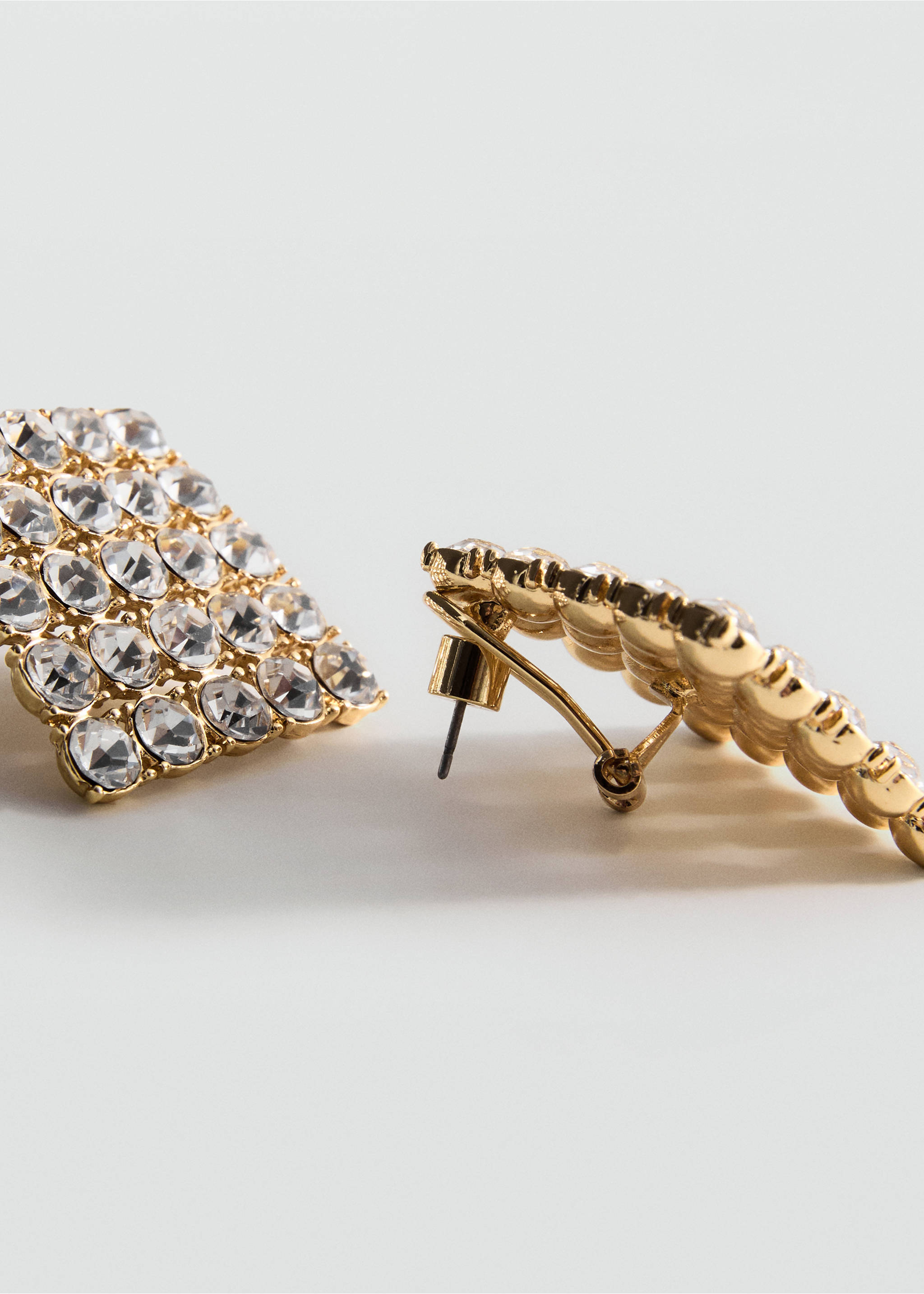 Geometrische Kristallsteinohrringe - Mittlere Ansicht, Gold. Ref: 17028640-00.