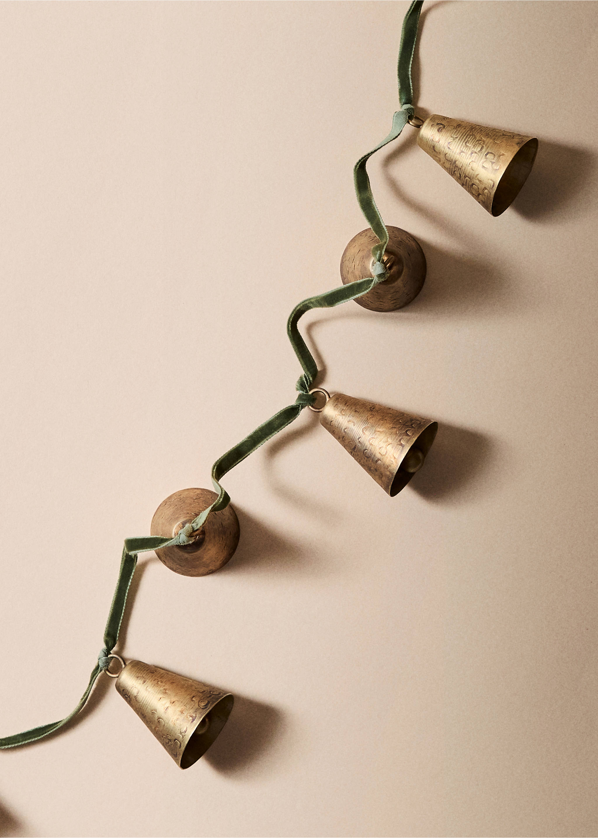 Decorative bell garland - General plane, Green. Ref: 17029095-00.