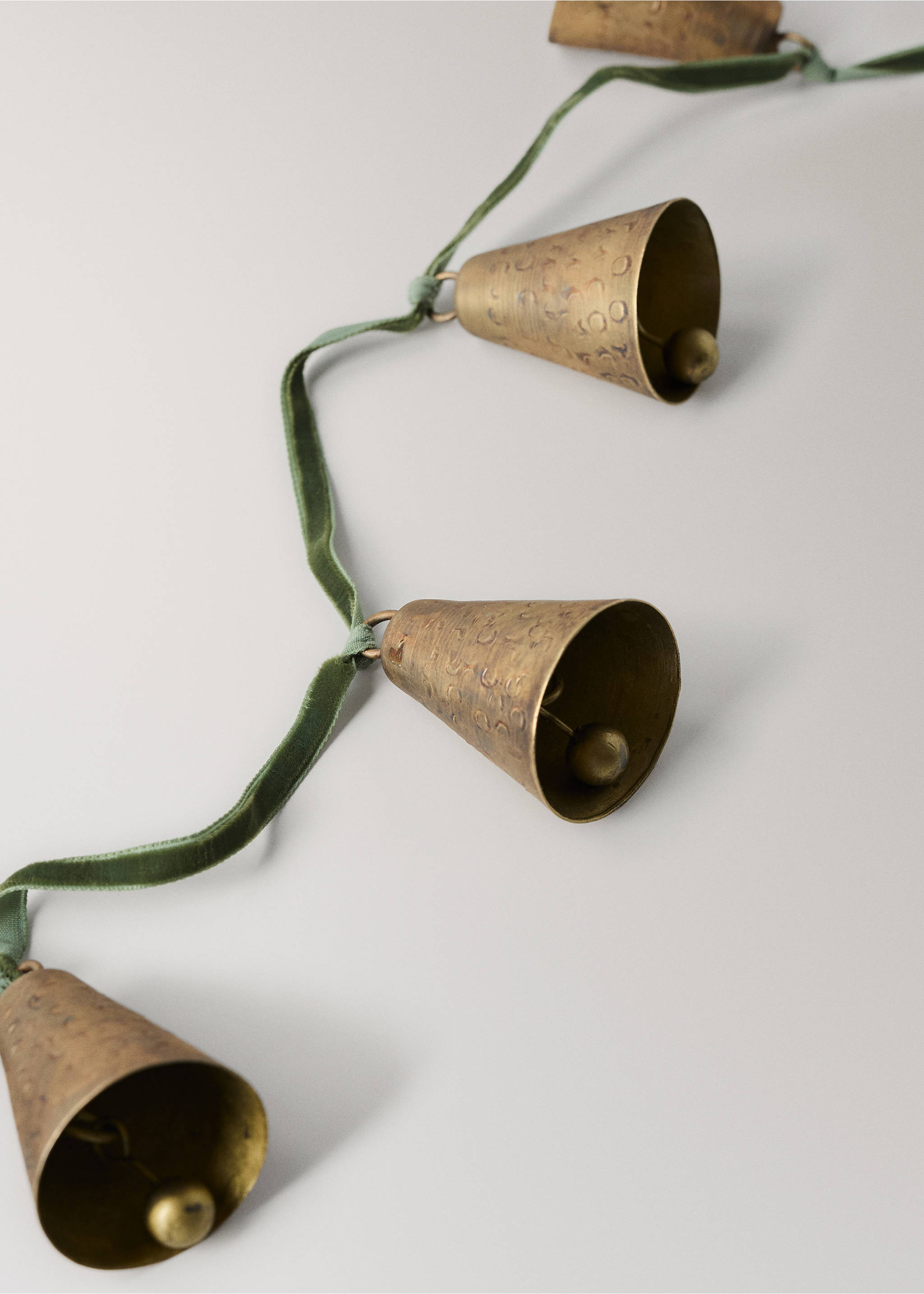 Decorative bell garland - Details of the article 1, Green. Ref: 17029095-00.