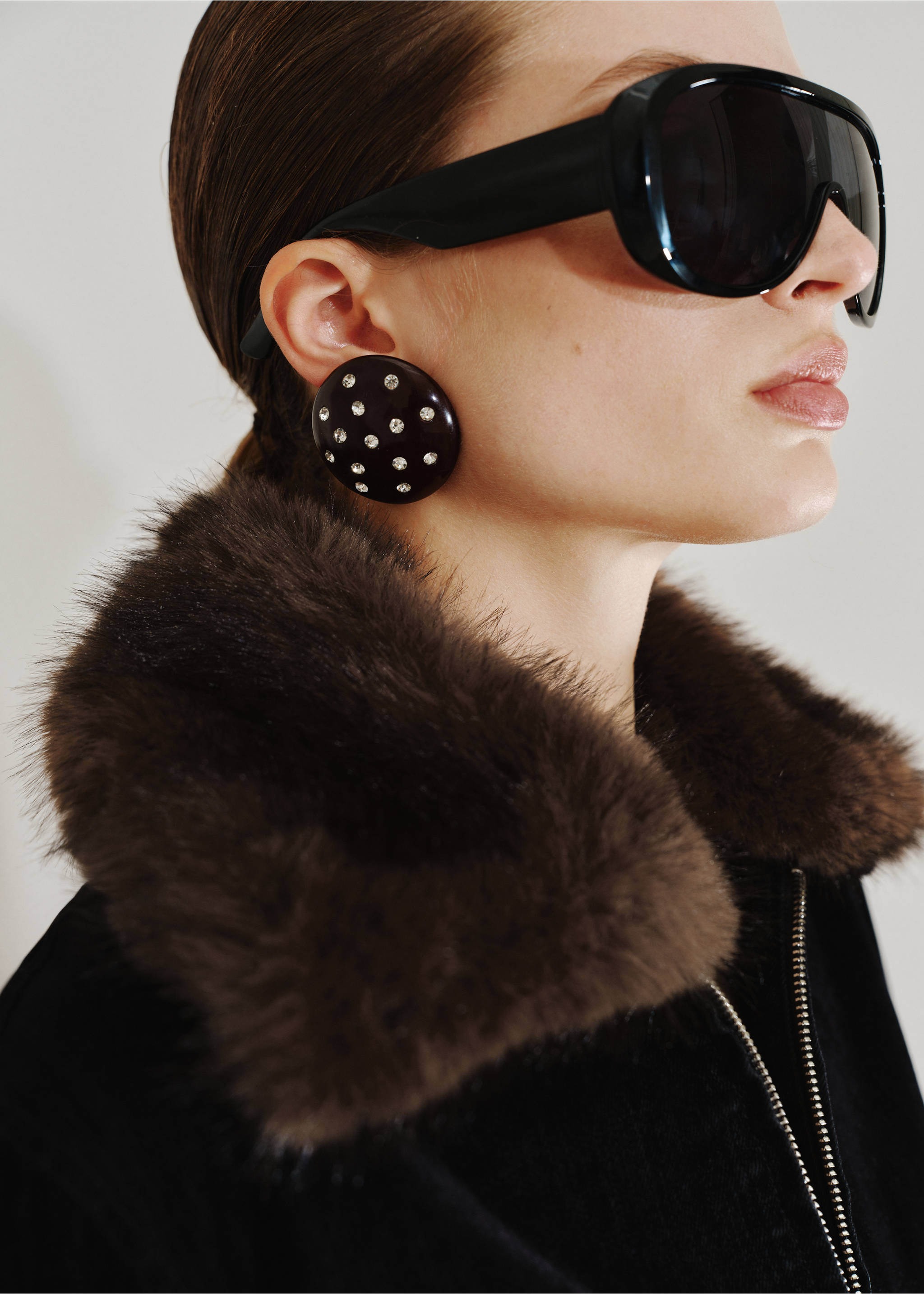 Black jacket with brown faux-fur collar., Black. Ref: 17029099-00.