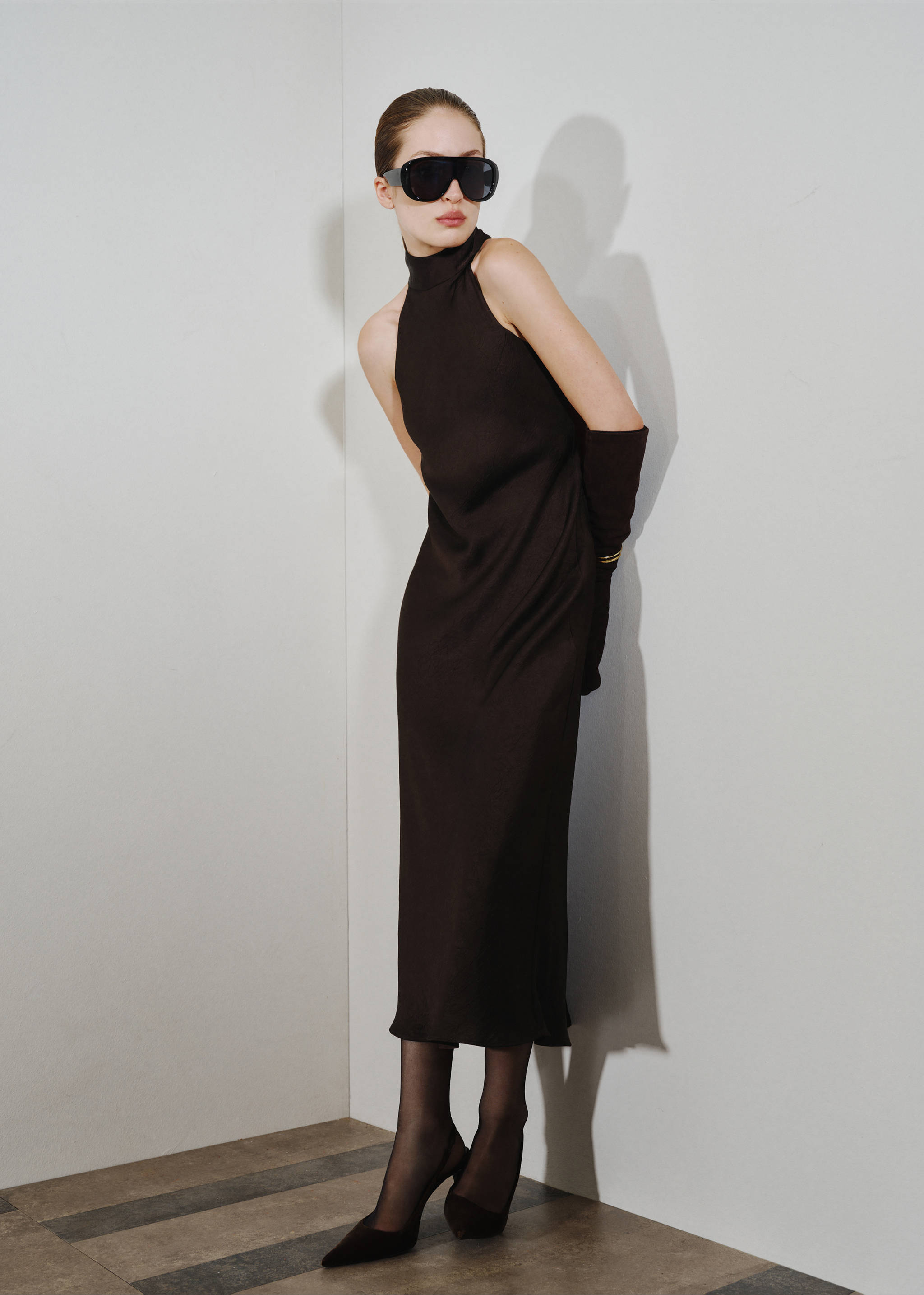 Satin dress with creased effect - General plane, Chocolate. Ref: 17029107-00.