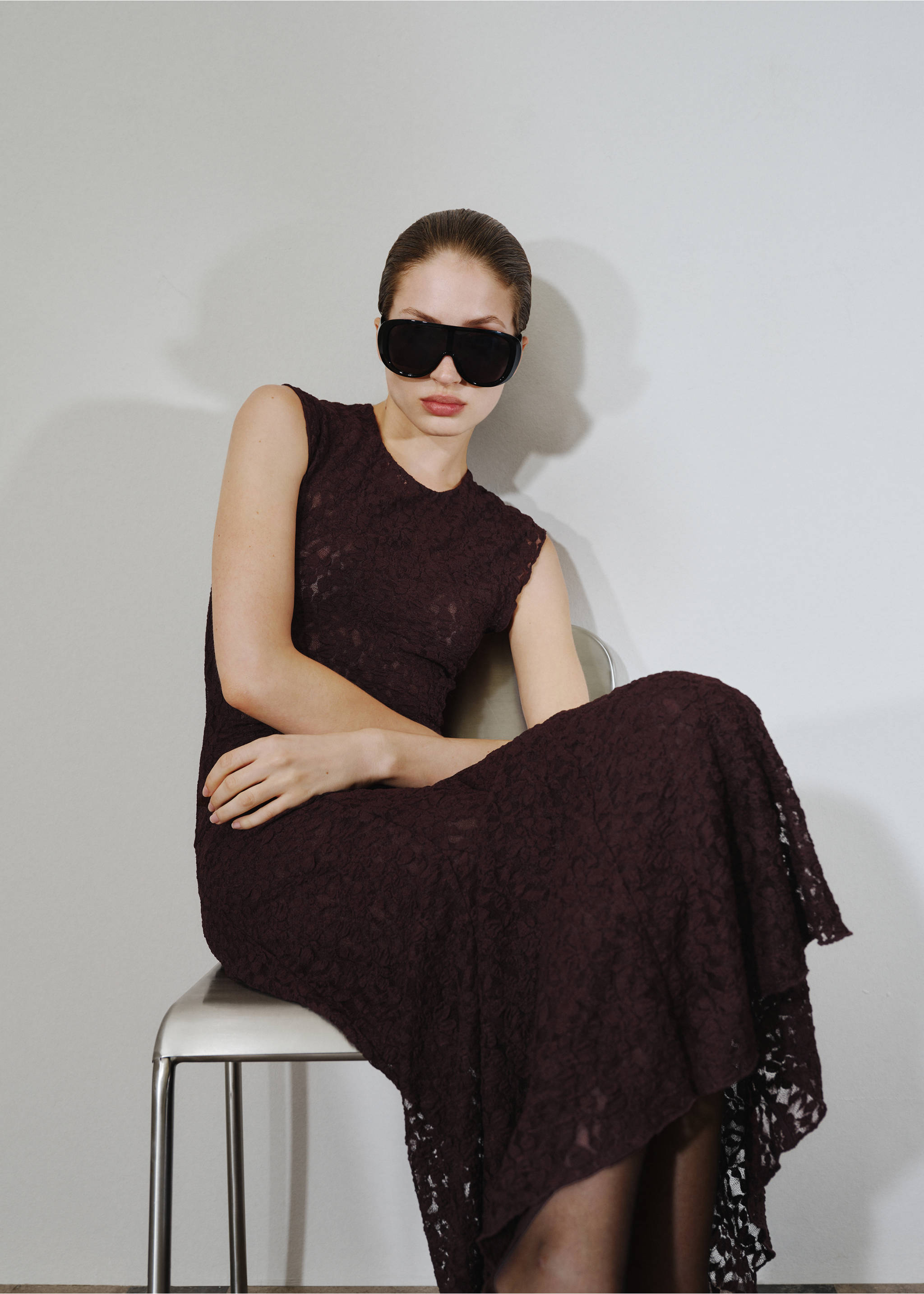 Dark plum sleeveless lace midi dress with a rounded neckline., Brown. Ref: 17029117-00.