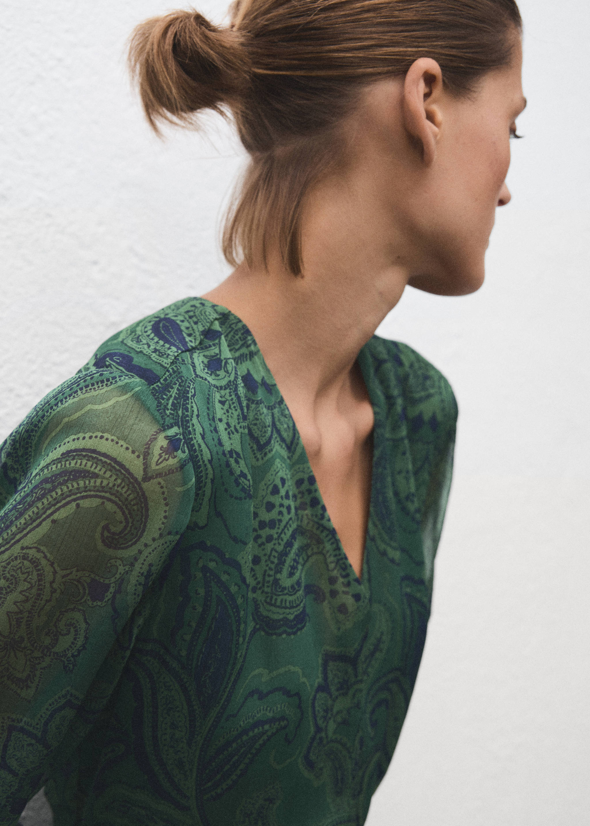 Bedrucktes Kleid mit Gürtel - Detail des Artikels 1
