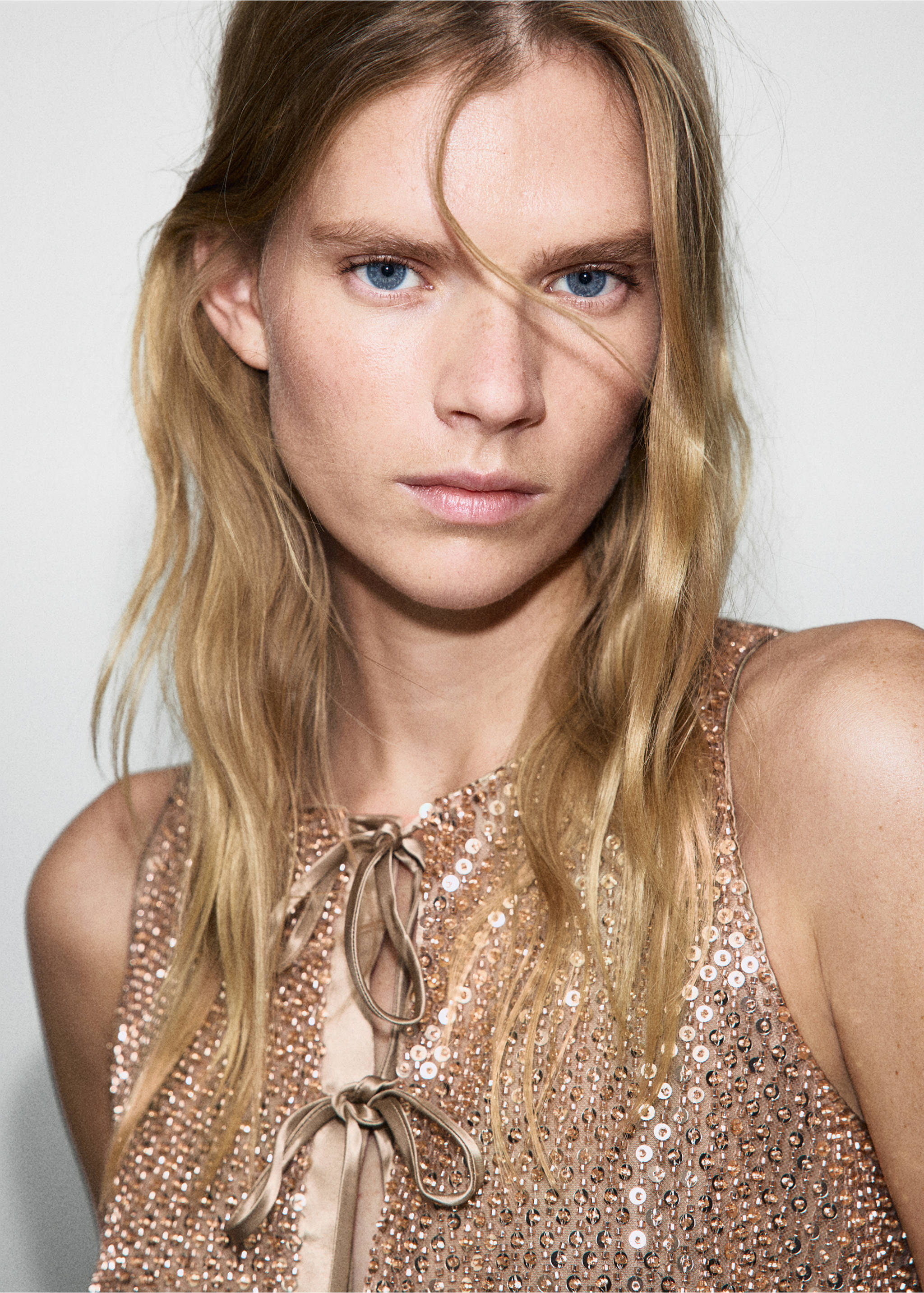 Top with sequins and bow - Details of the article 1, Brown. Ref: 17029209-00.