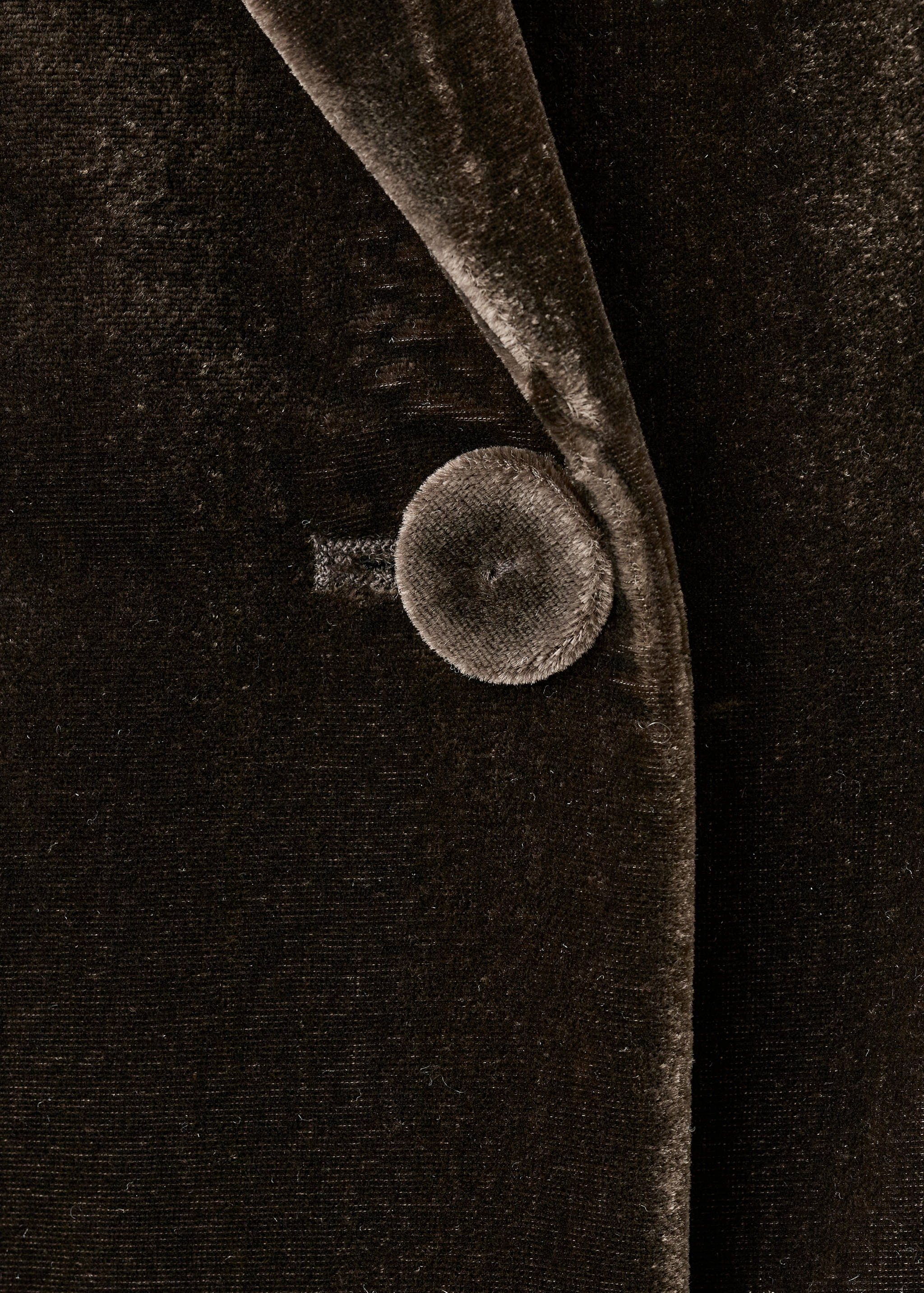 Blazer Anzug aus Samt mit Doppelknopfleiste - Detail des Artikels 8
