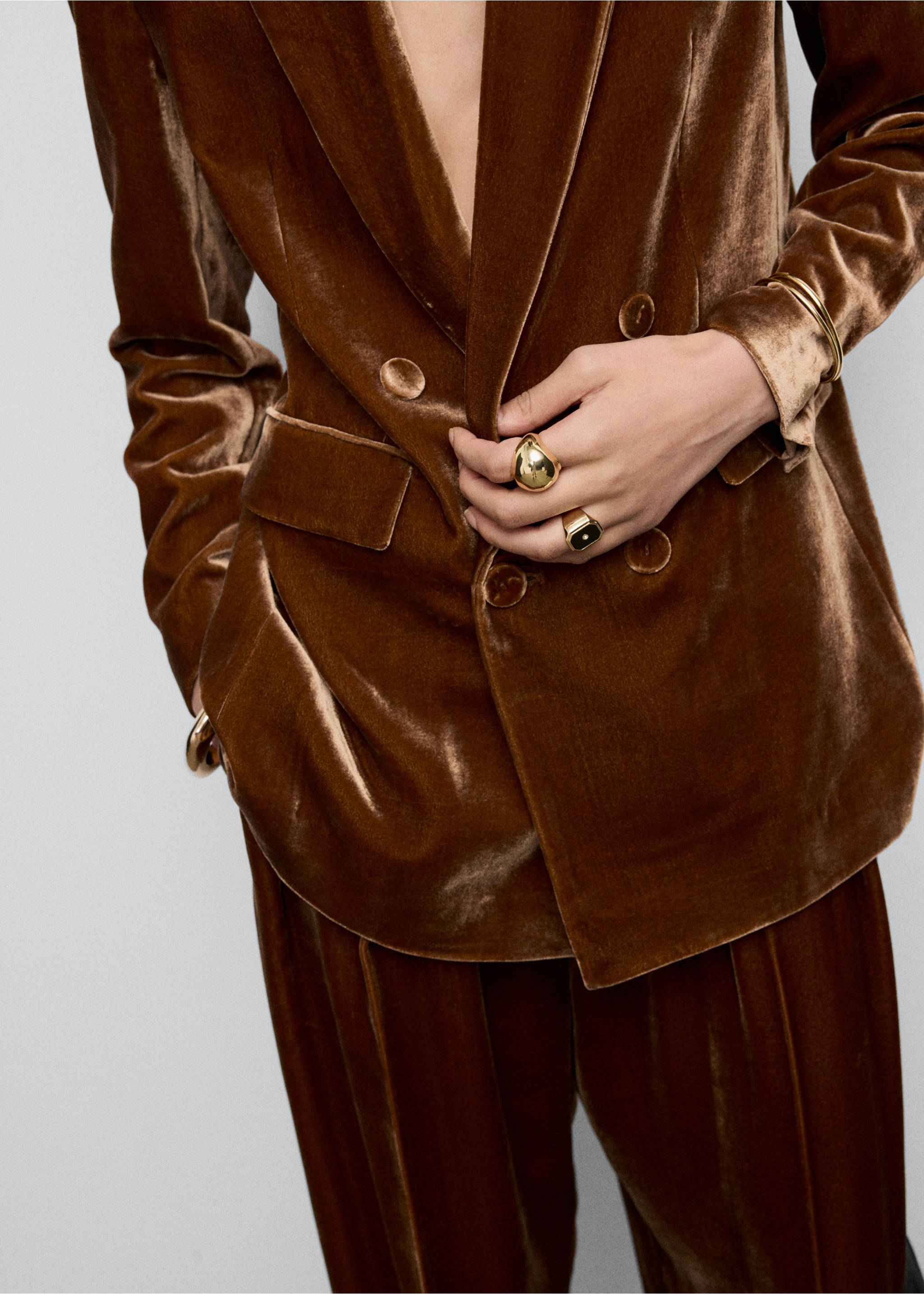 Brown velvet double-breasted blazer with matching trousers., Caramel. Ref: 17029410-00.