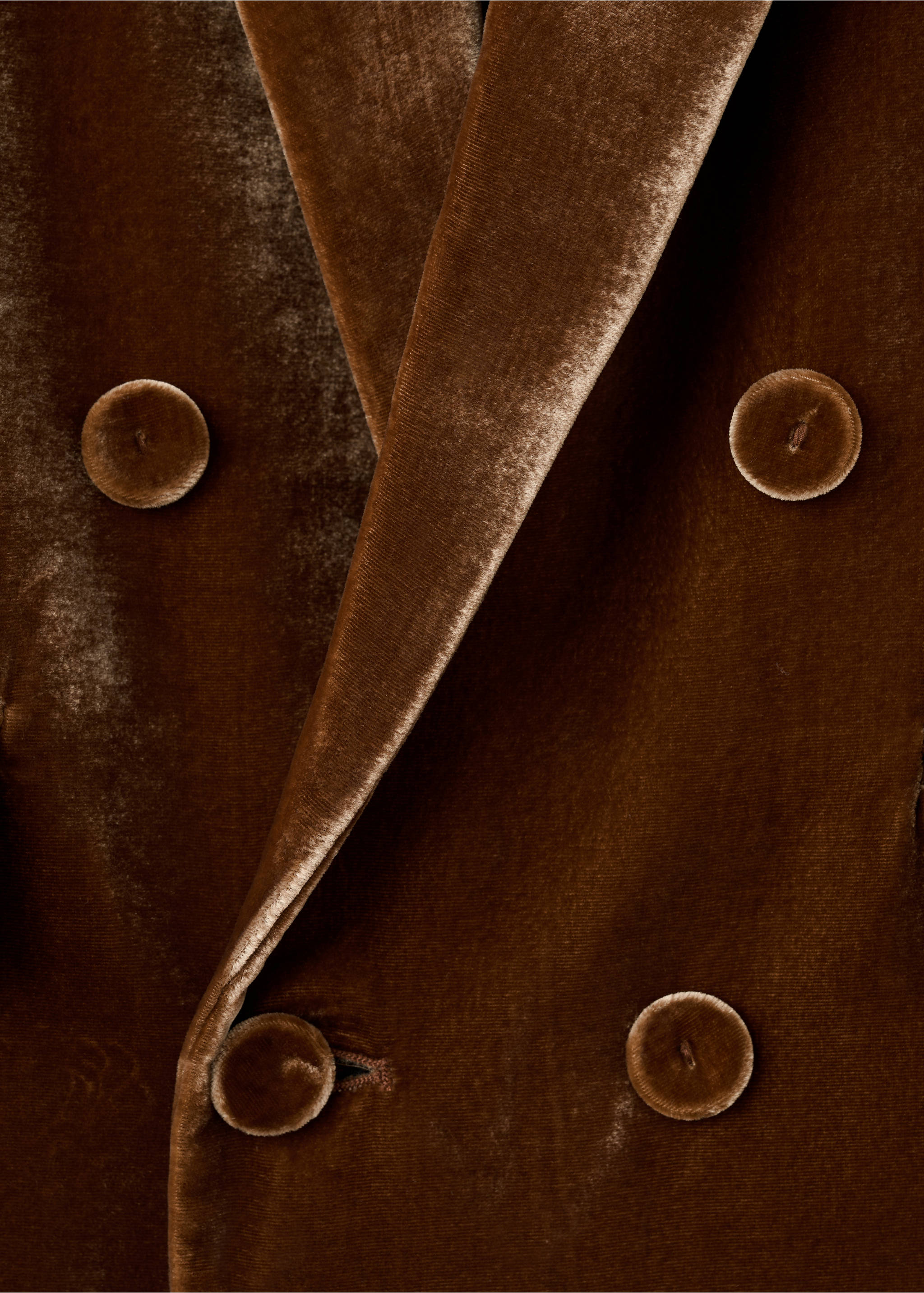 Double-breasted velvet suit jacket - Details of the article 8, Caramel. Ref: 17029410-00.