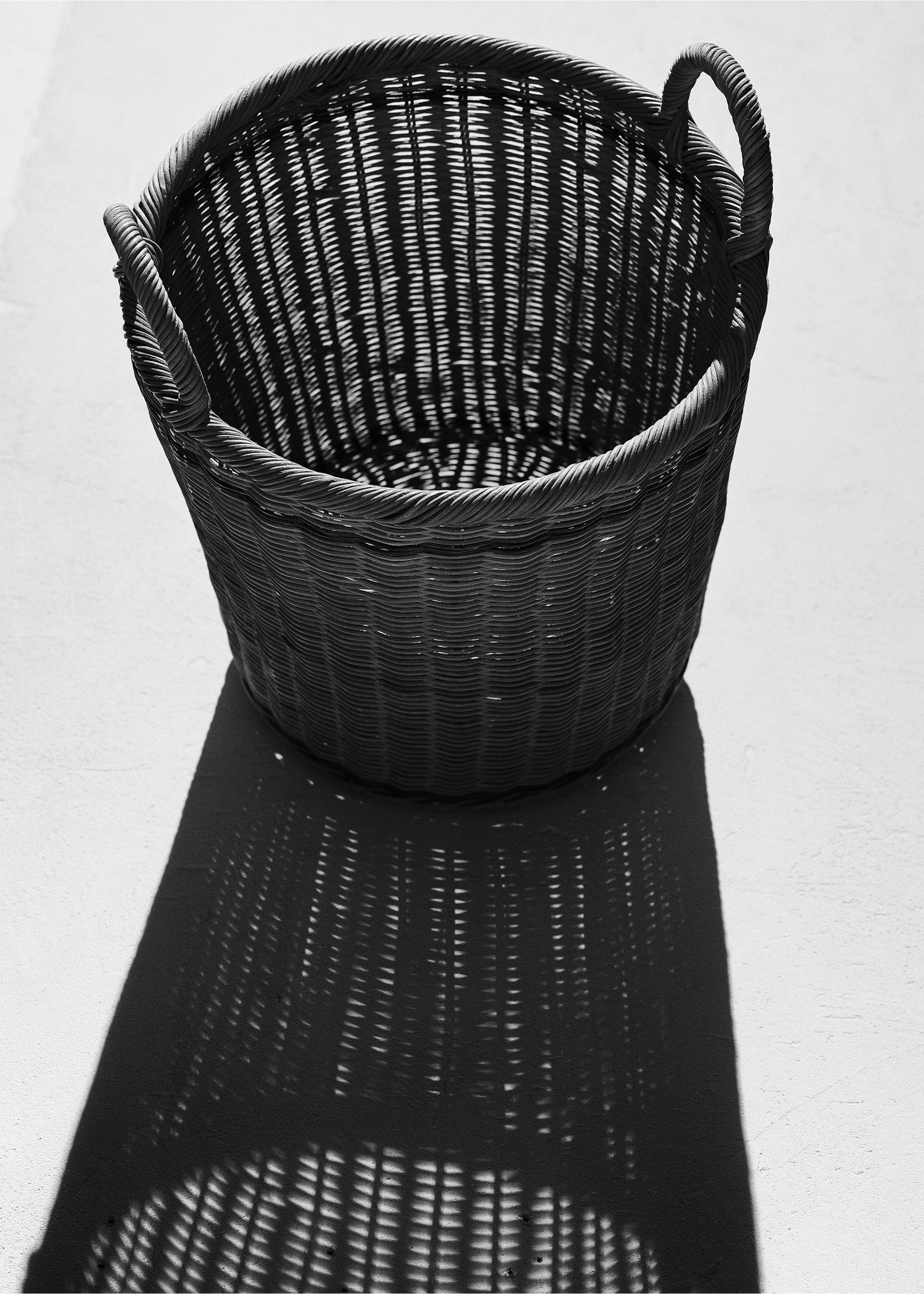 Grand panier rond en rotin avec poignées - Détail de l'article 6, Marron. Ref: 17031129-00.
