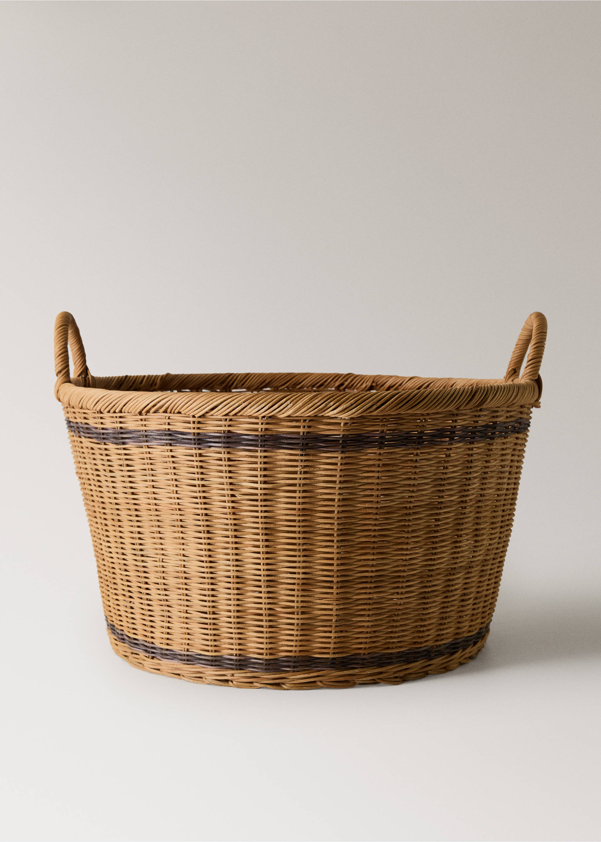 Grand panier rond en rotin avec poignées - Article sans modèle, Marron. Ref: 17031129-00.