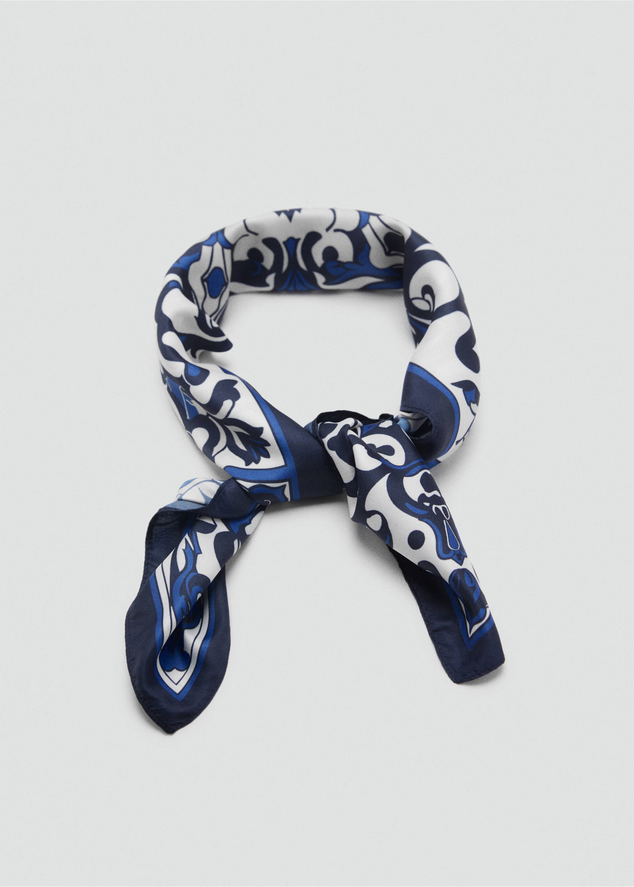 Tile-print scarf - Details of the article 1, Blue. Ref: 17031133-00.