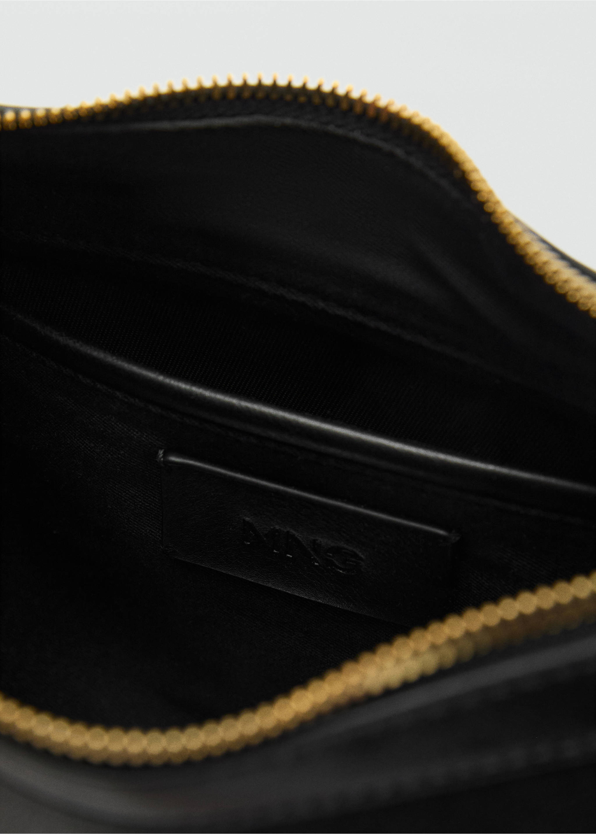 Small studded shoulder bag - Details of the article 2, Black. Ref: 17031139-00.