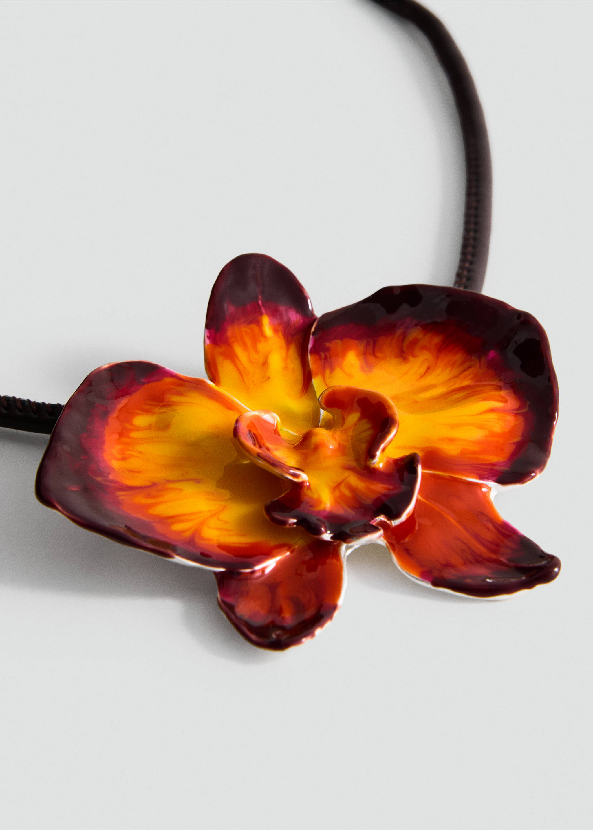 Collar rígido maxi flor - Plano medio, Naranja. Ref: 17031146-00.