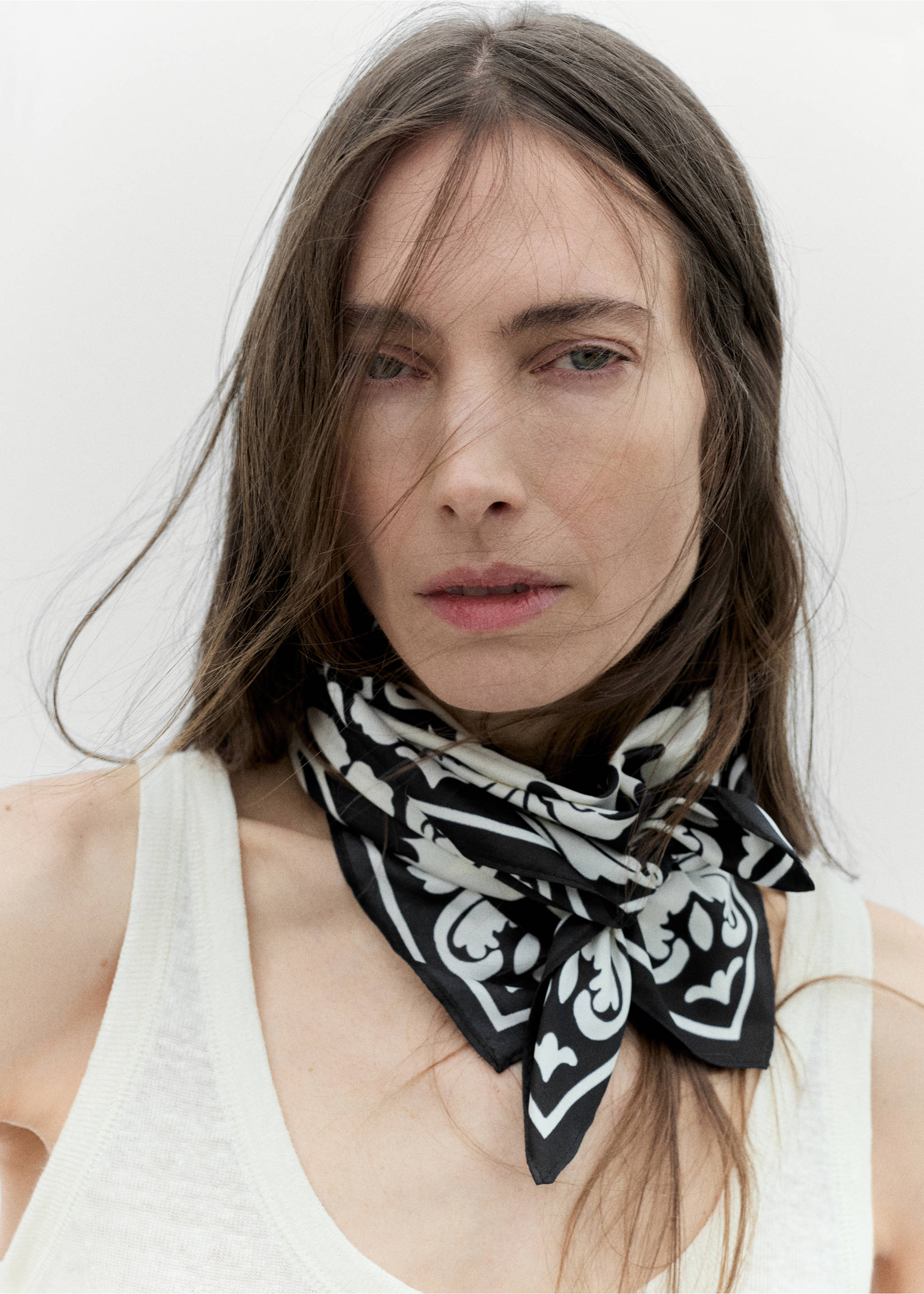 Bicolour printed scarf - General plane, Black. Ref: 17031150-00.