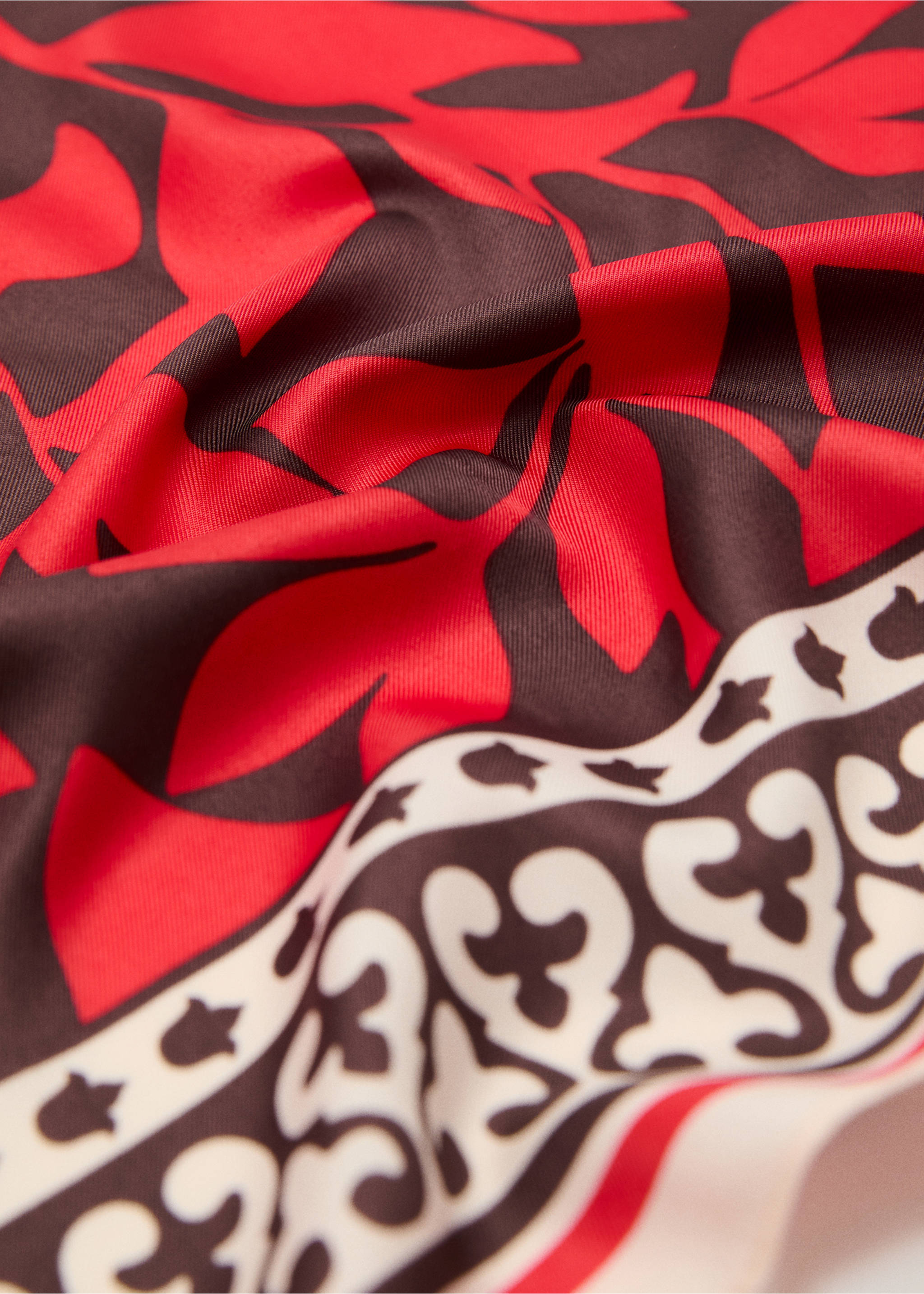Leaf-print scarf - Medium plane, Red. Ref: 17031152-00.