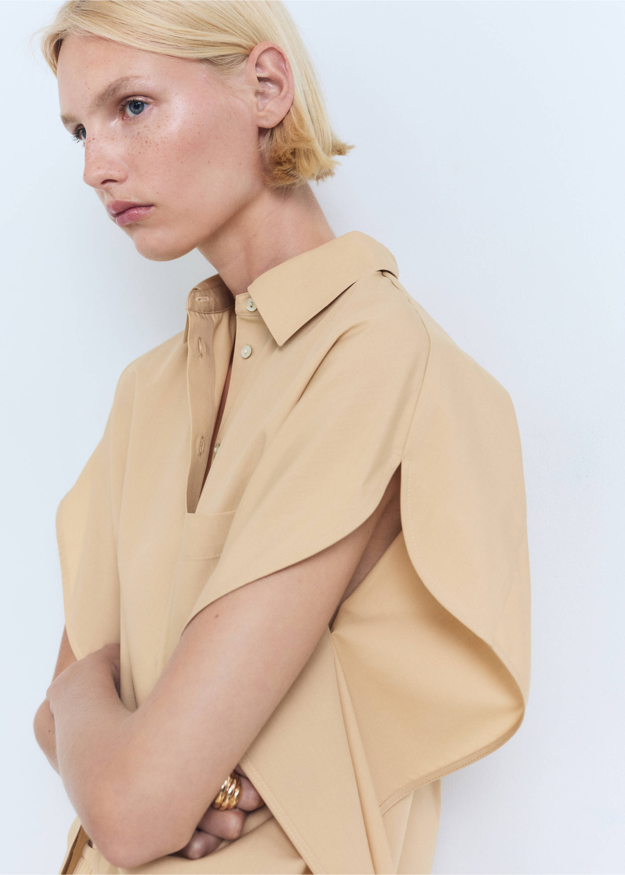 Oversized short-sleeved shirt - Details of the article 1, Medium Brown. Ref: 17031158-00.