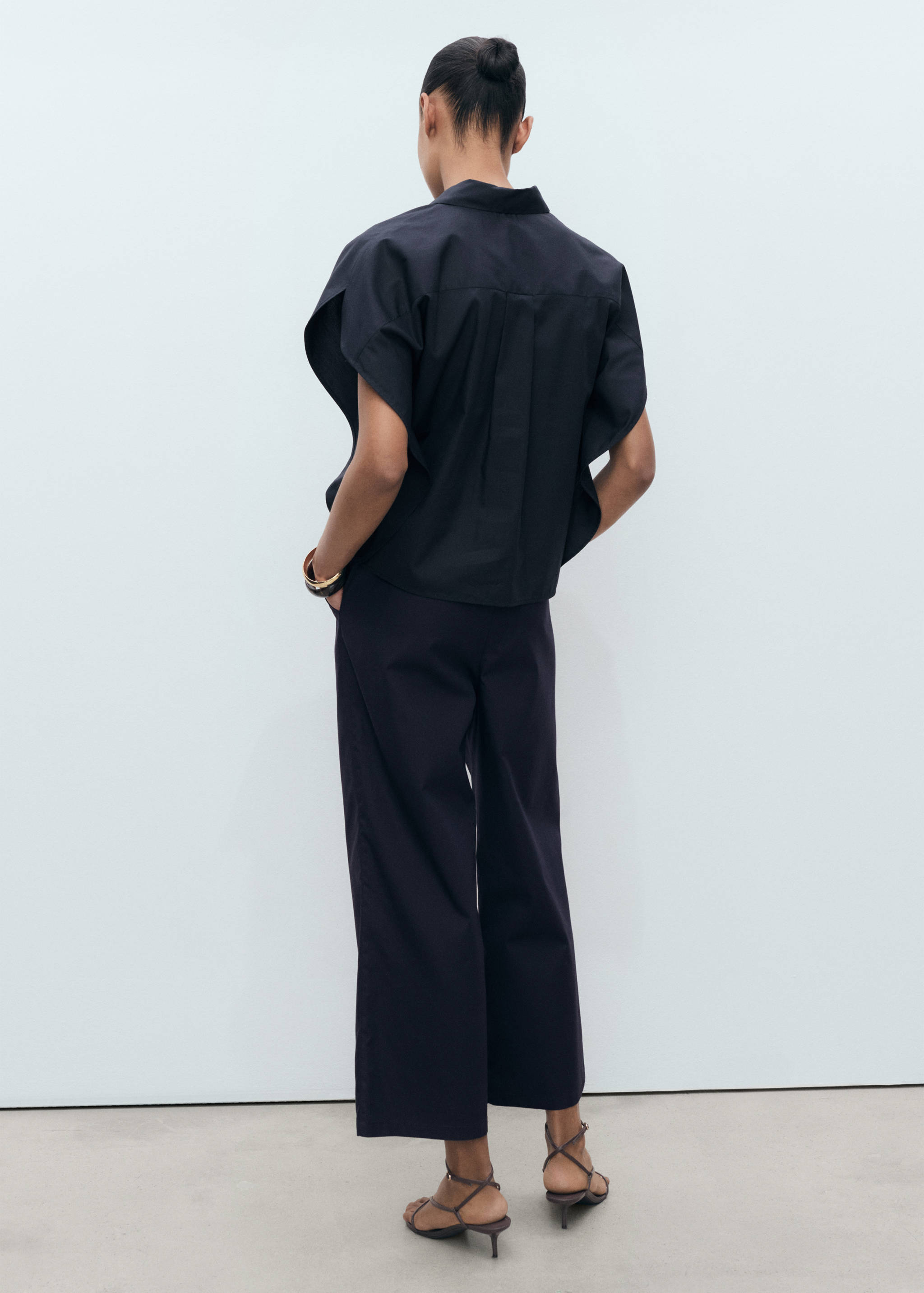 Oversized short-sleeved shirt - Reverse of the article