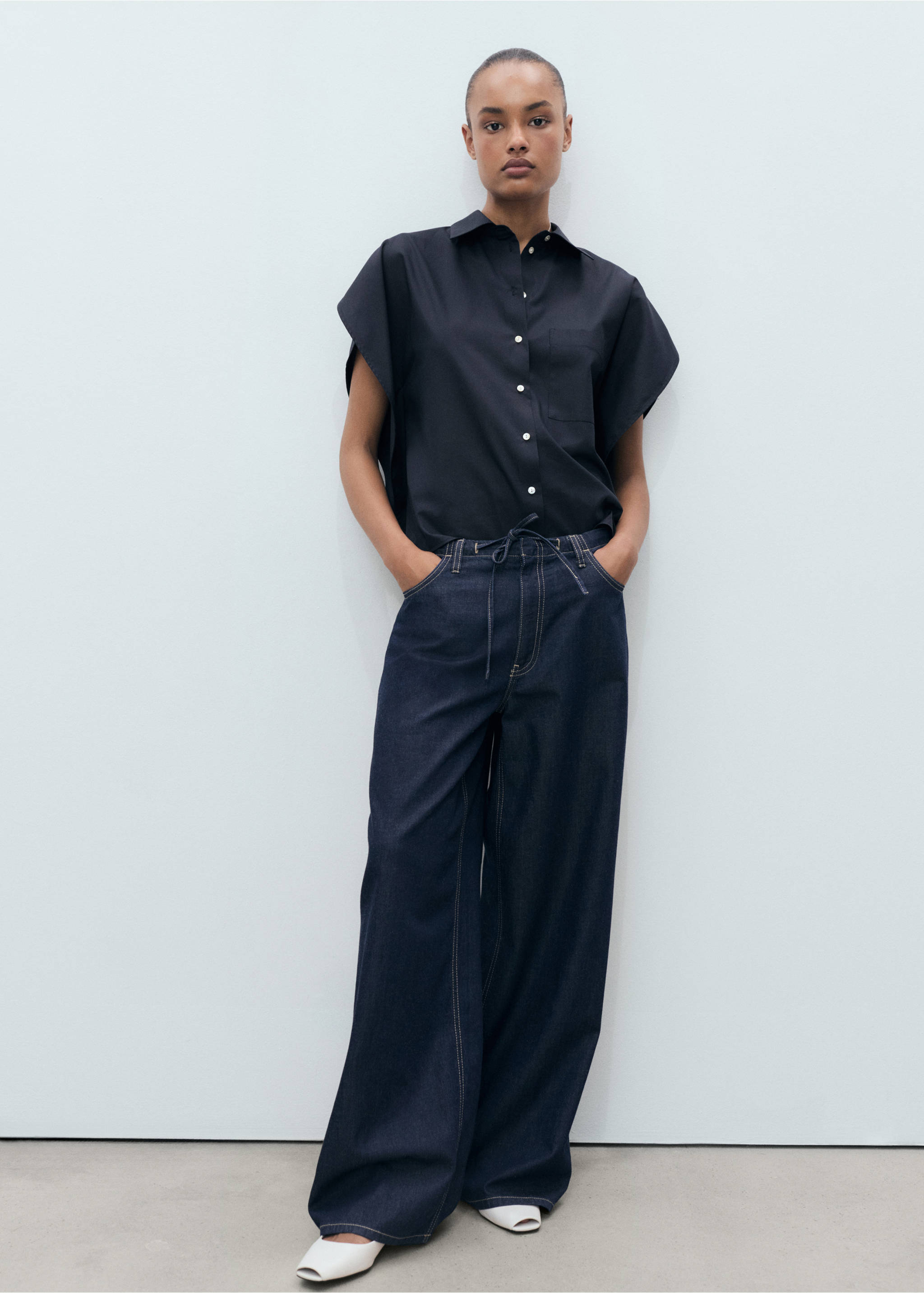 Oversized short-sleeved shirt - Details of the article 2, Dark Navy. Ref: 17031158-00.