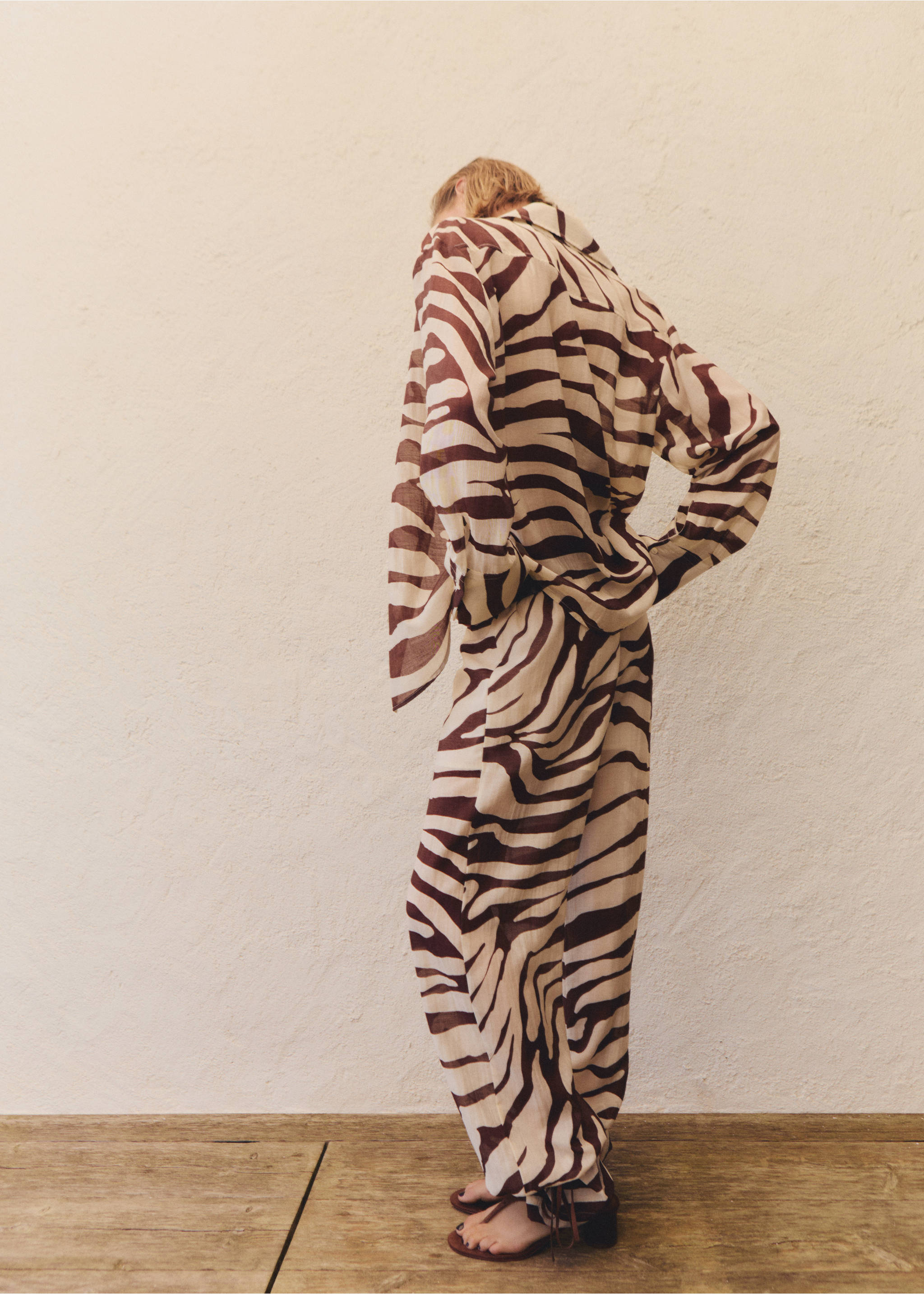 Flowy zebra printed shirt - Reverse of the article, Ecru. Ref: 17031159-00.