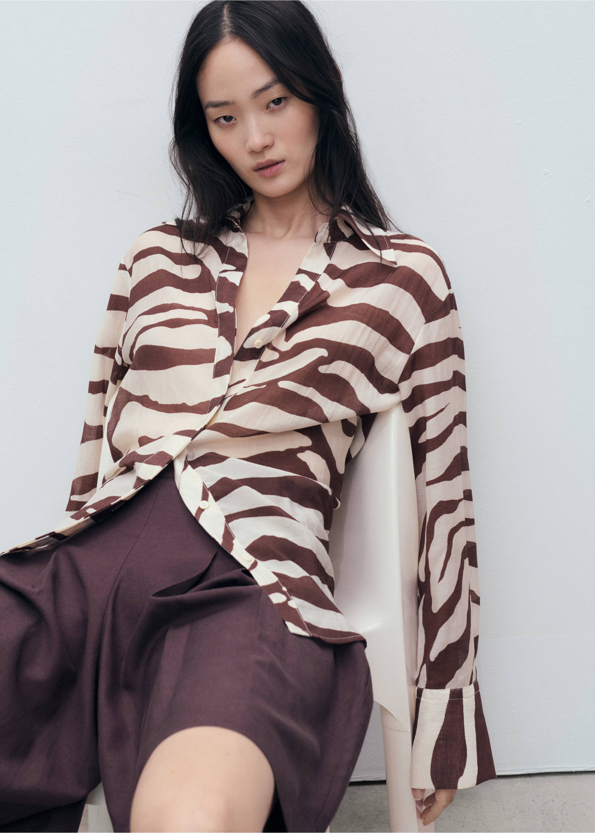 Flowy zebra printed shirt - Details of the article 2, Ecru. Ref: 17031159-00.