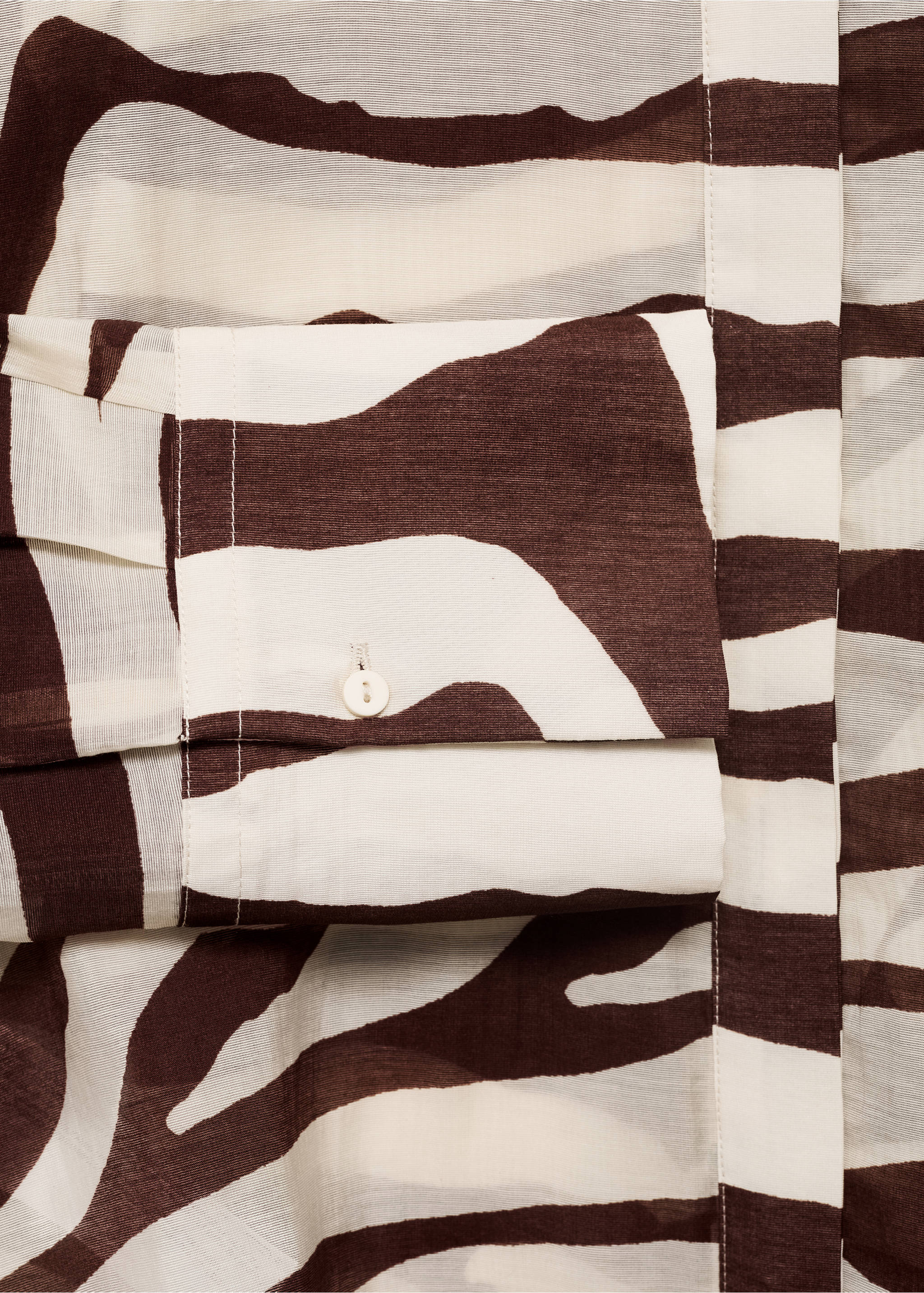 Flowy zebra printed shirt - Details of the article 0, Ecru. Ref: 17031159-00.