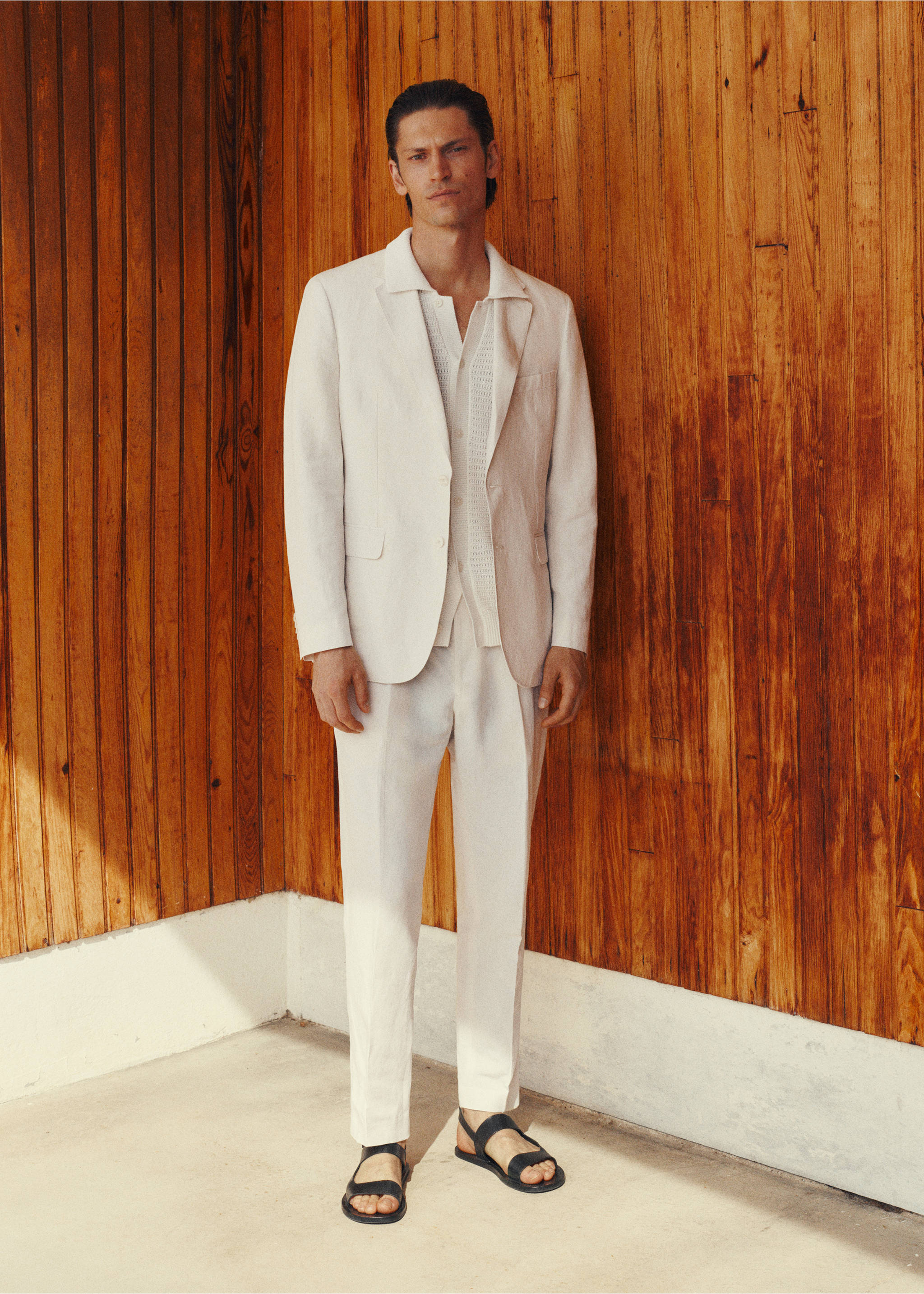 Slim-fit suit jacket made from a linen-lyocell blend - Details of the article 9, Ecru. Ref: 17031186-00.