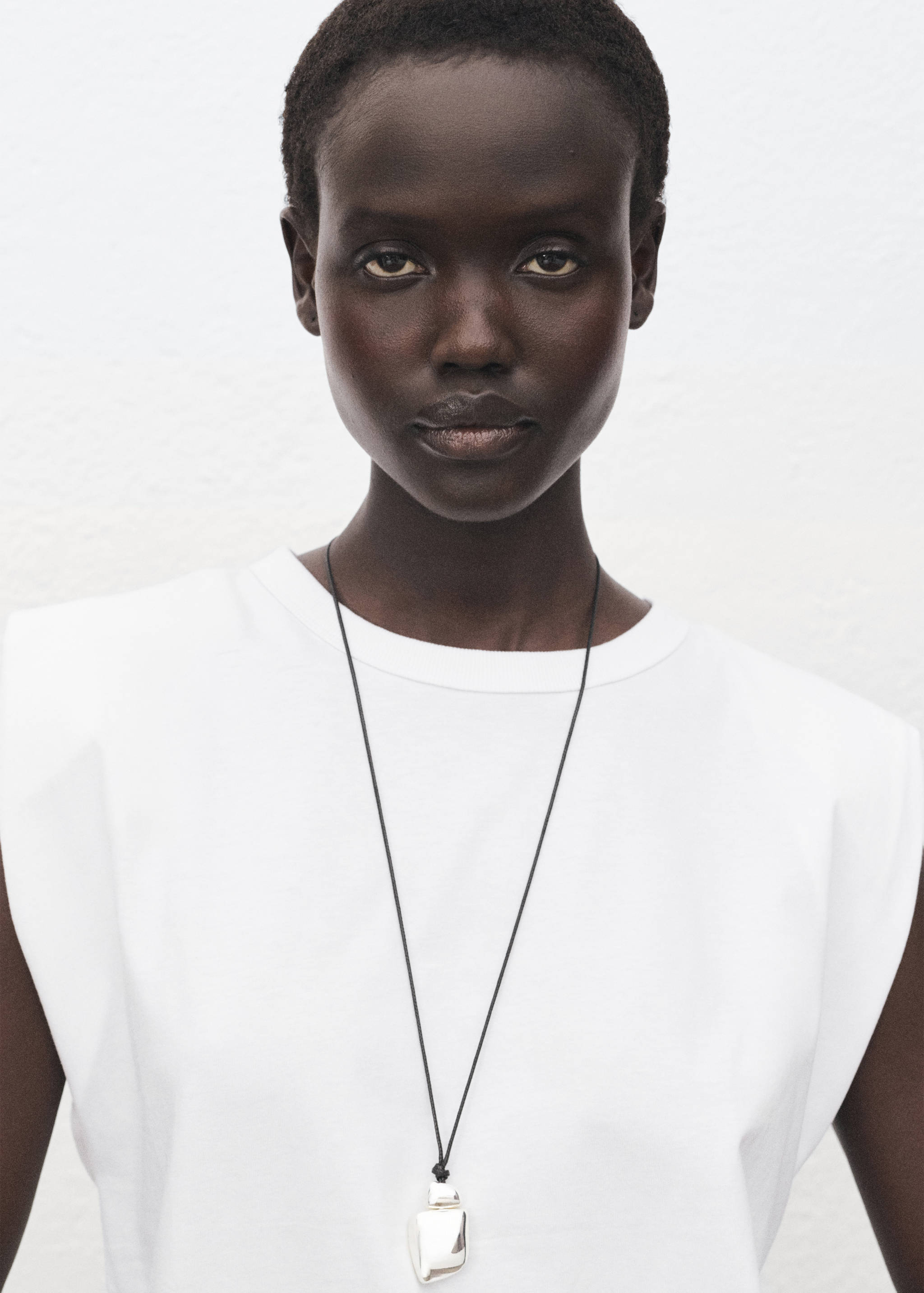 Tričko s ramenními vycpávkami a krátkým rukávem - Detail zboží 6