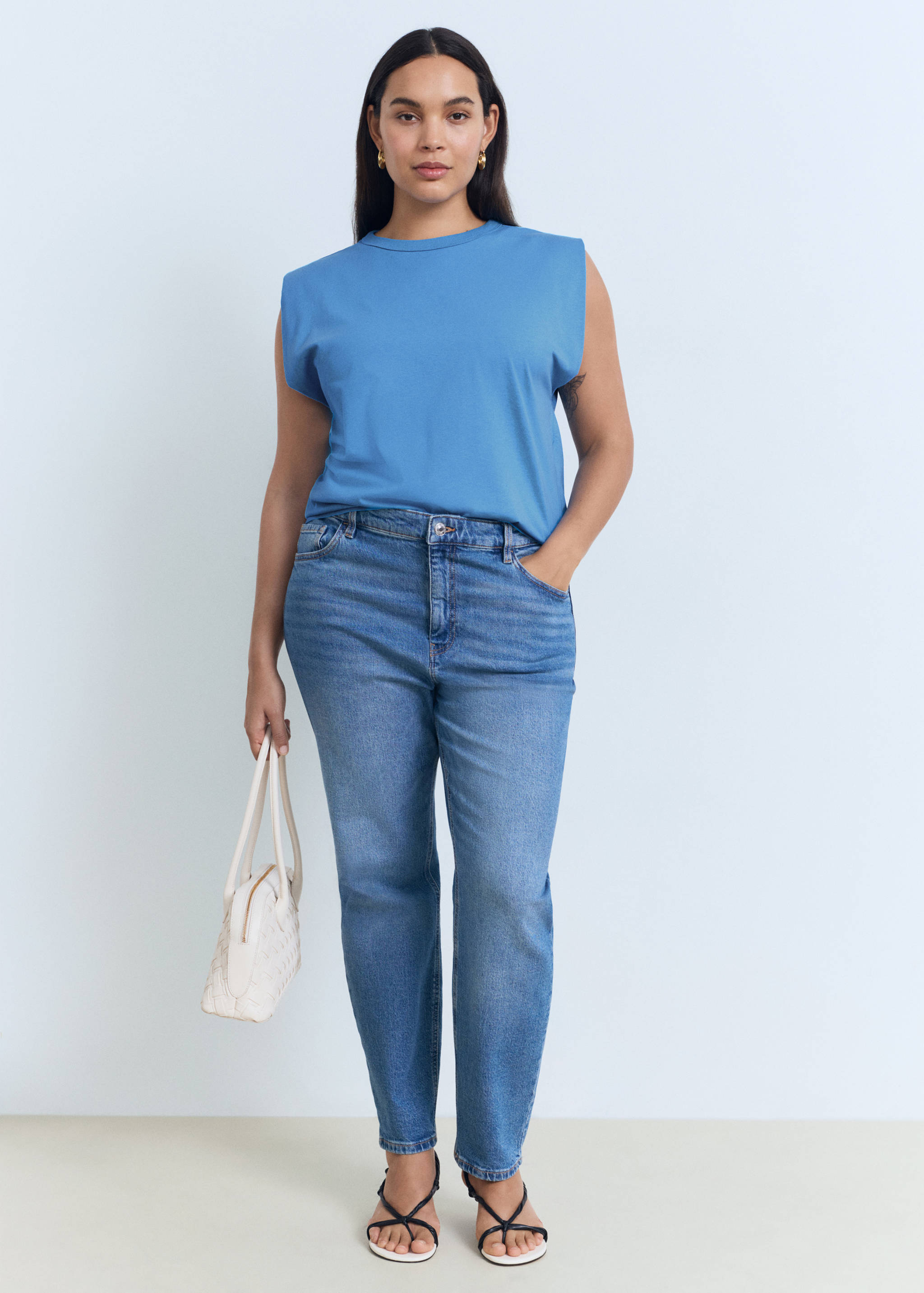 Tričko s ramenními vycpávkami a krátkým rukávem - Detail zboží 3