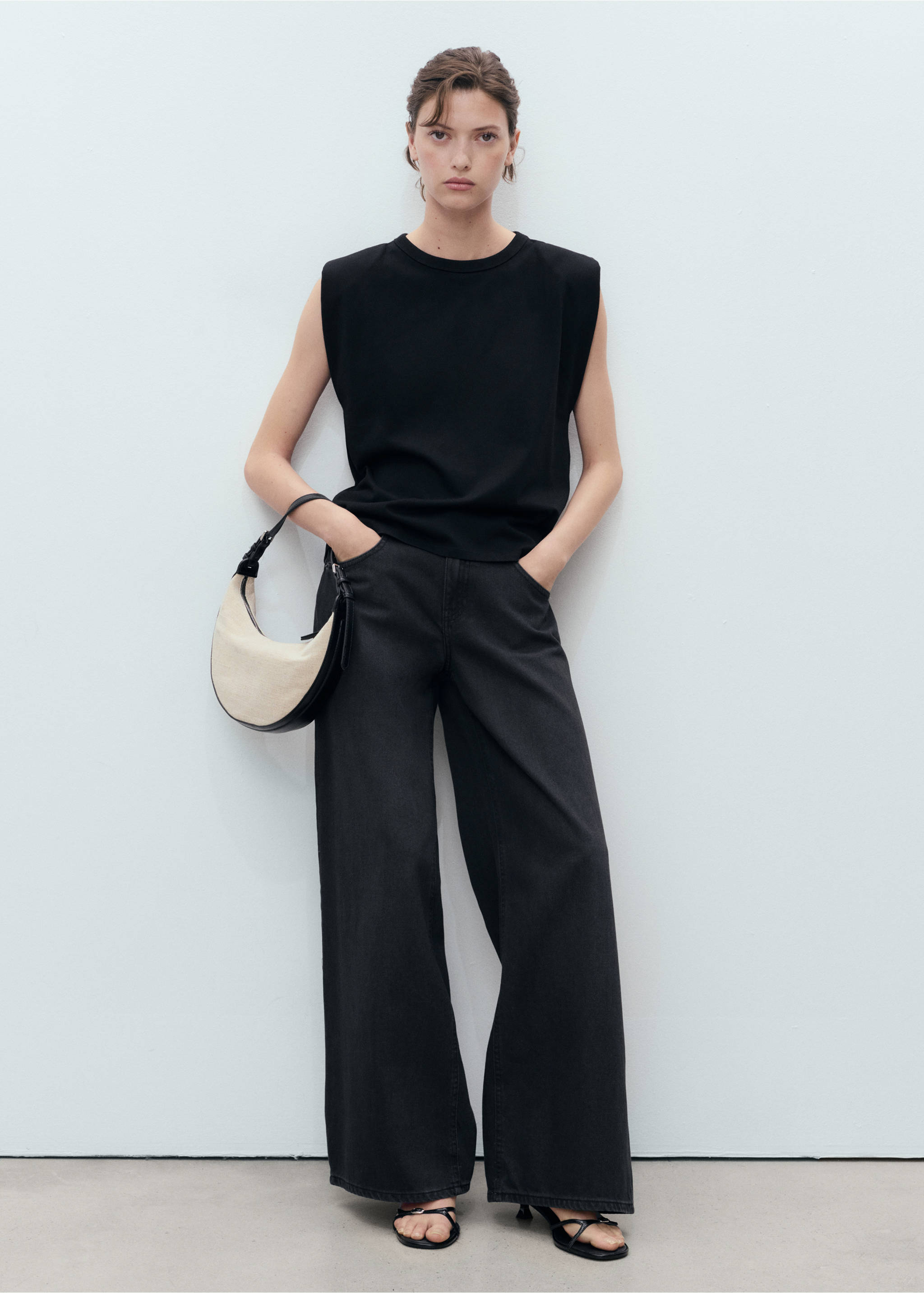 Short-sleeved t-shirt with shoulder pads - General plane, Black. Ref: 17031199-00.