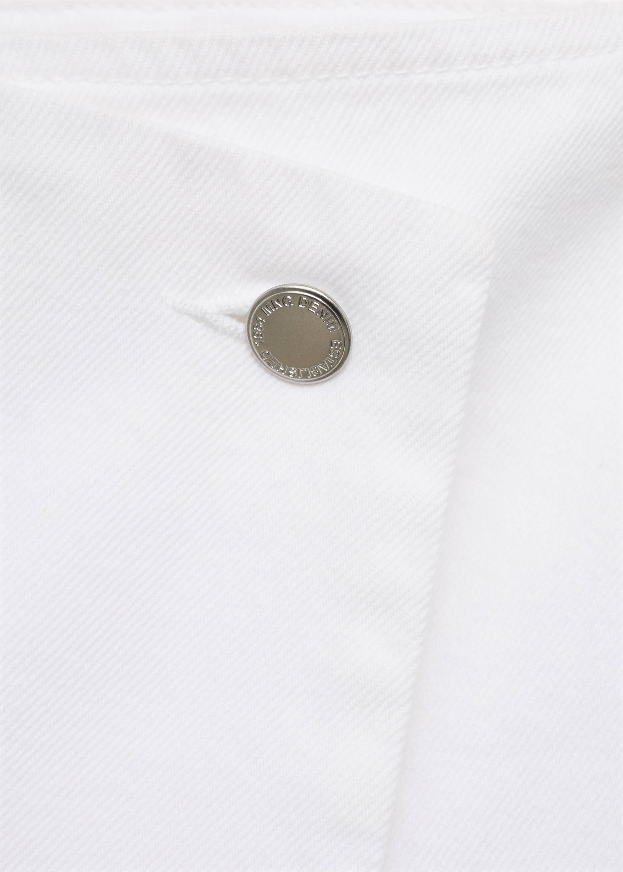 Wrapped denim skort - Details of the article 8, White. Ref: 17031205-00.