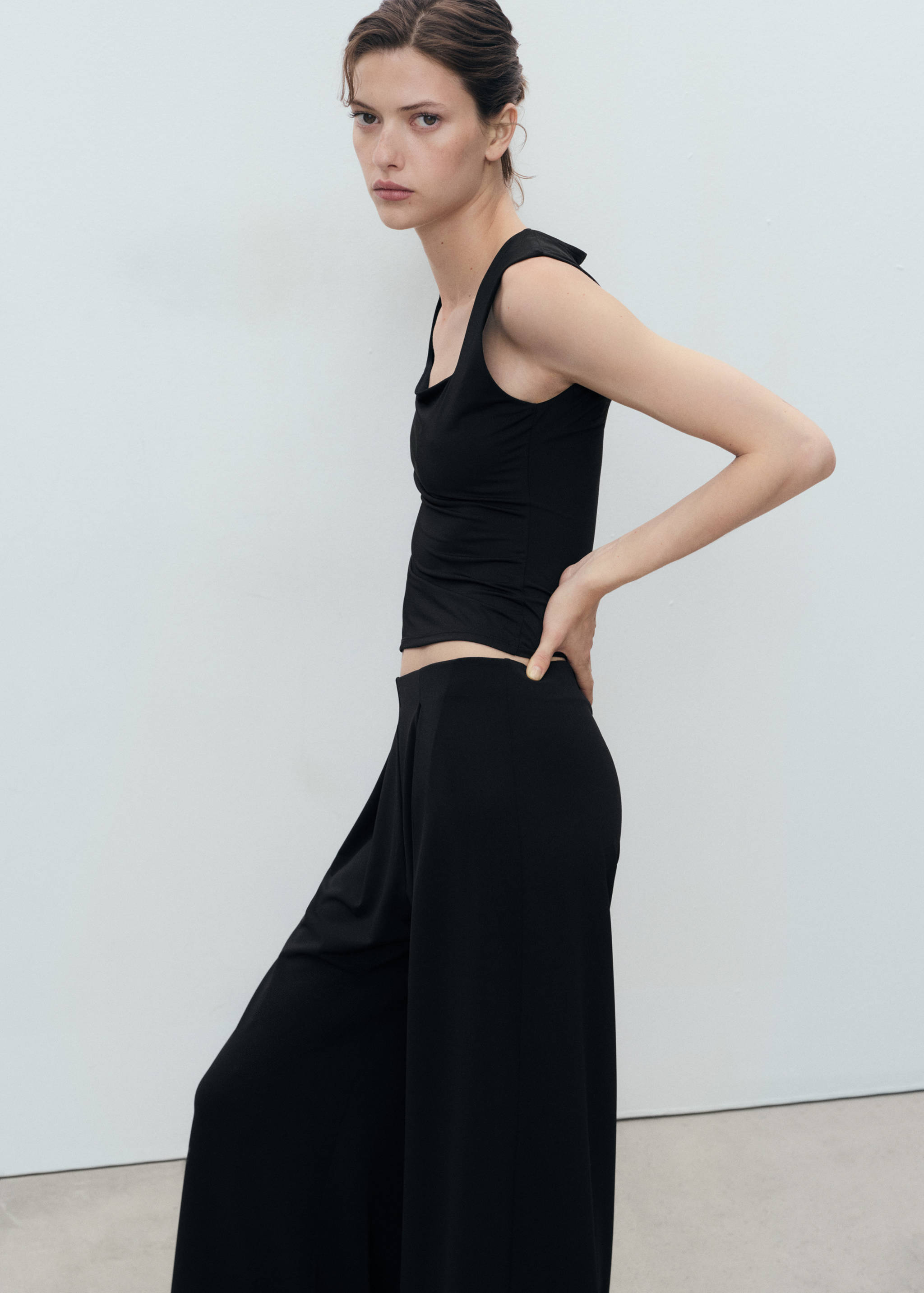Fitted top with wide straps - Details of the article 6