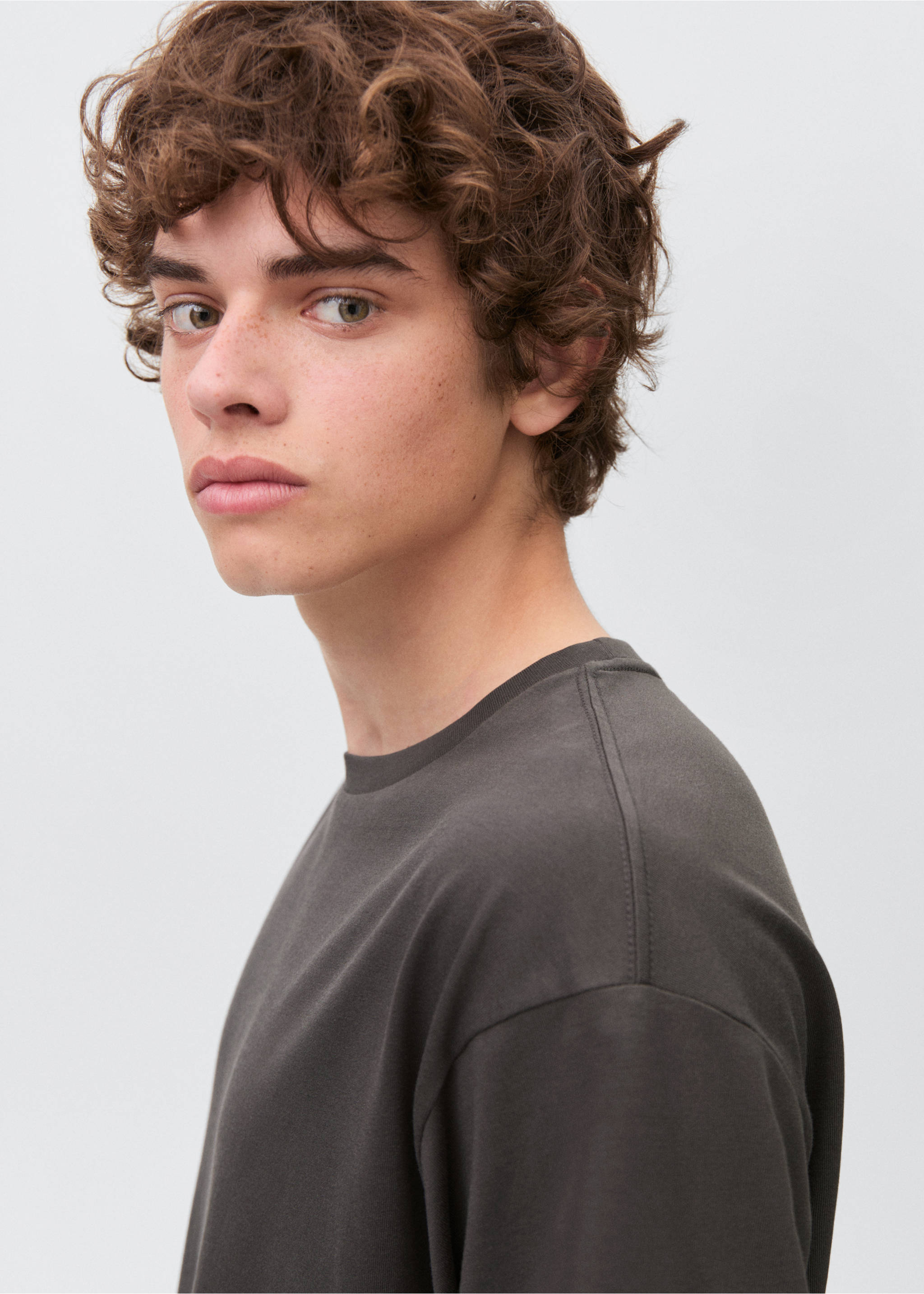Camiseta básica algodón - Detalle del artículo 1, Gris antracita. Ref: 17031213-00.