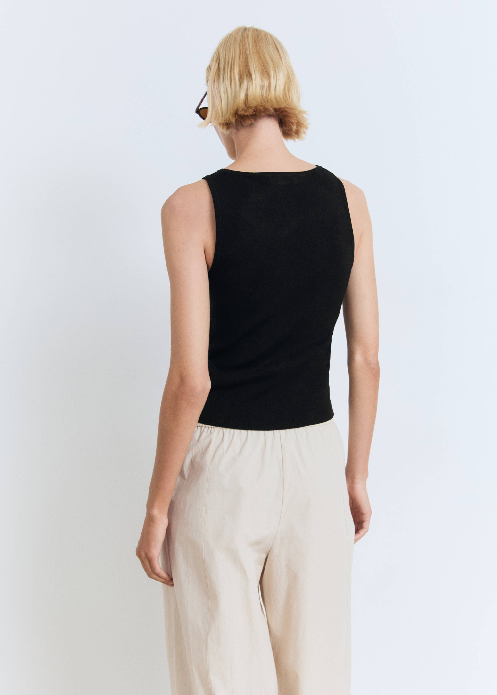 Bow knit top - Reverse of the article