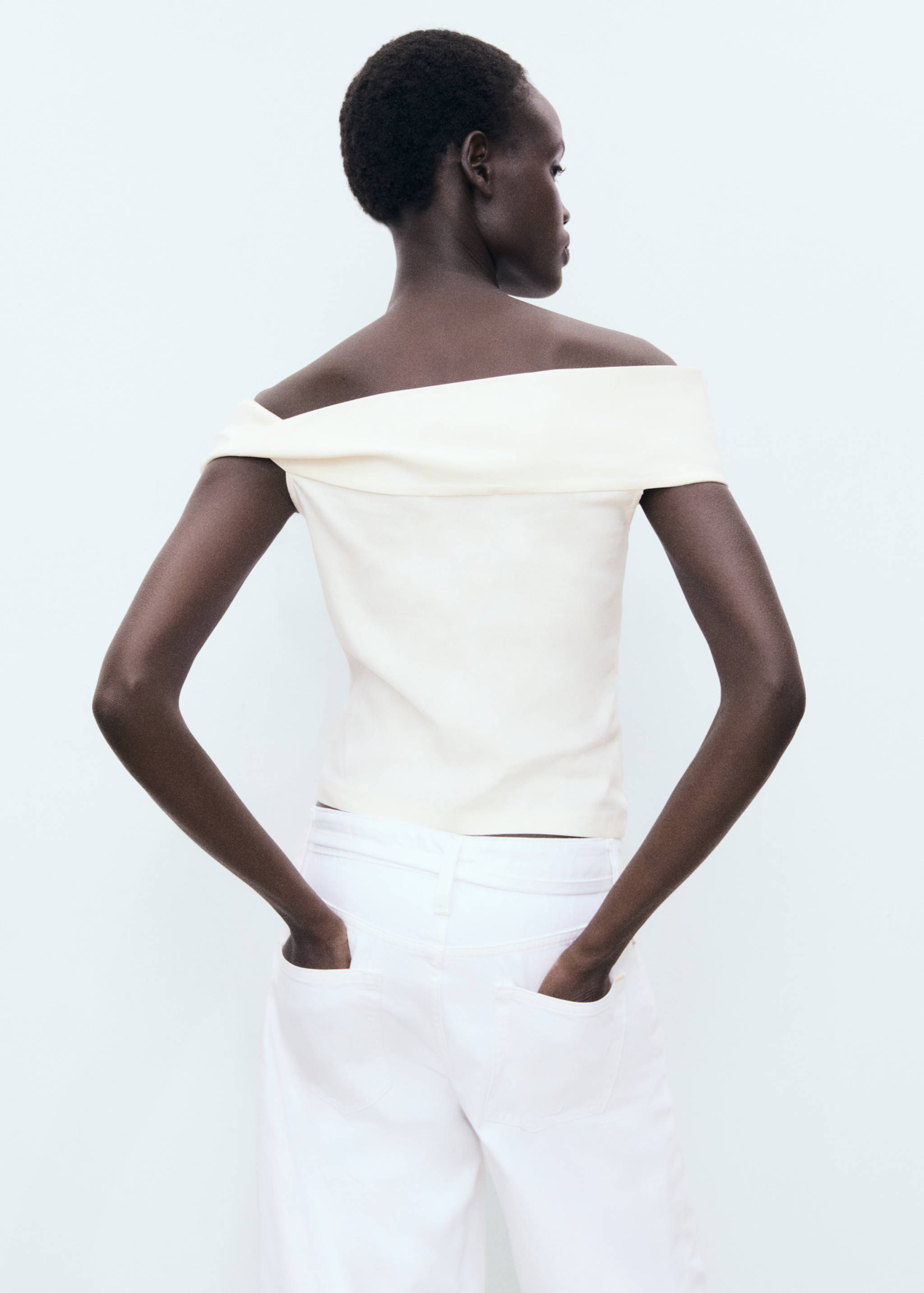 Asymmetrisches One-Shoulder-Top - Rückseite des Artikels
