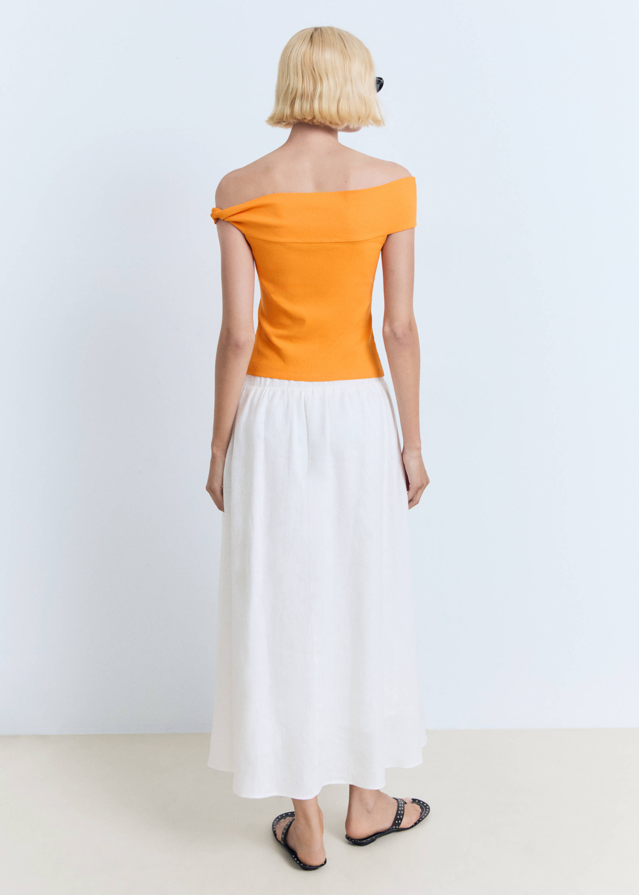 Asymmetrical strapless top - Reverse of the article
