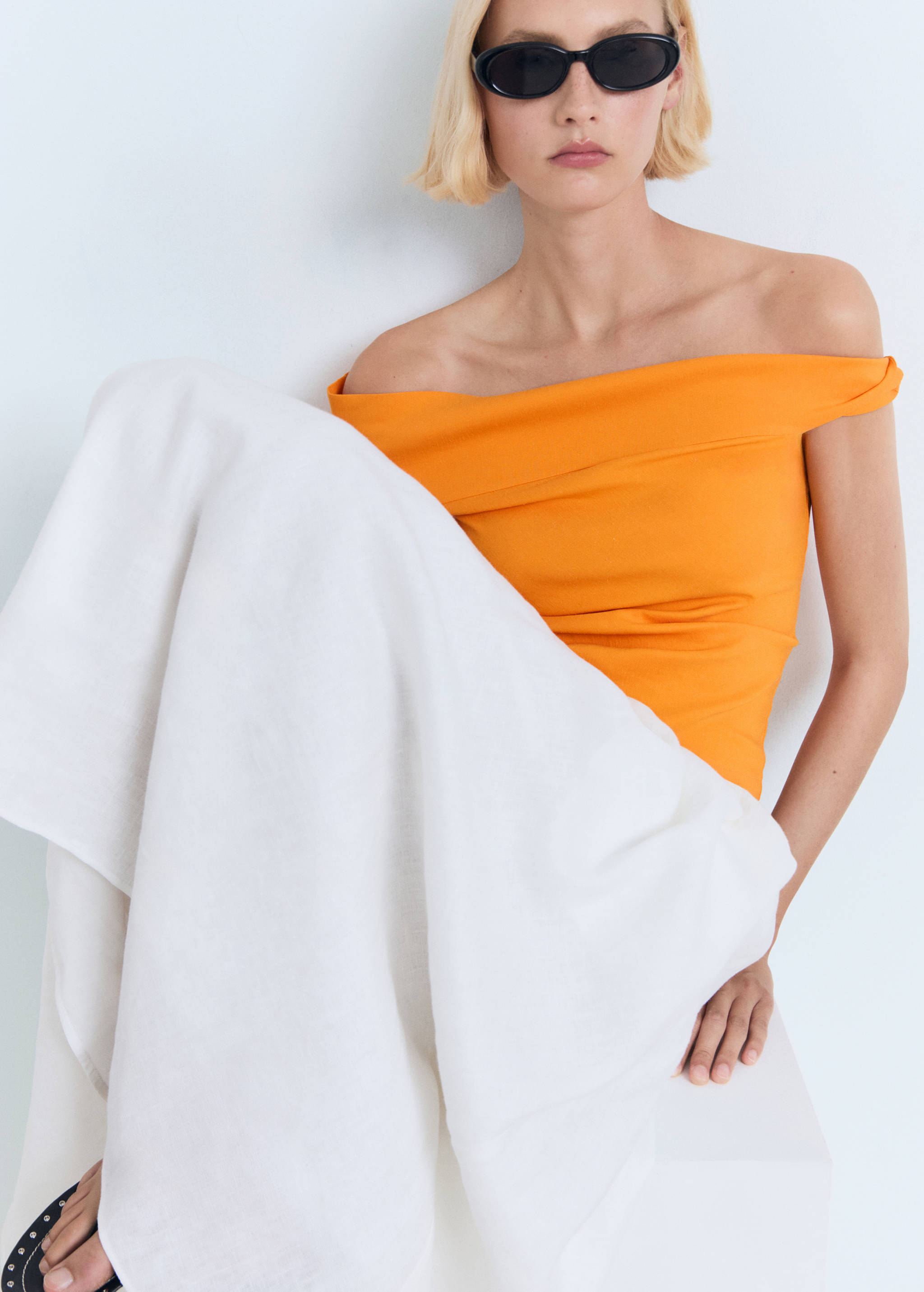 Asymmetrical strapless top - Details of the article 3