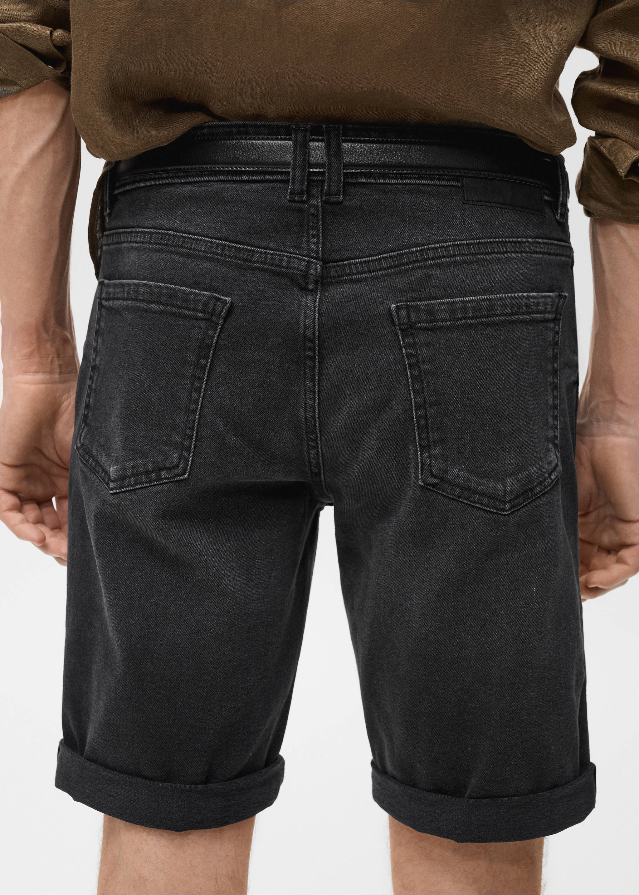 Bermuda en jean slim fit - Détail de l'article 6, Black denim. Ref: 17031223-00.