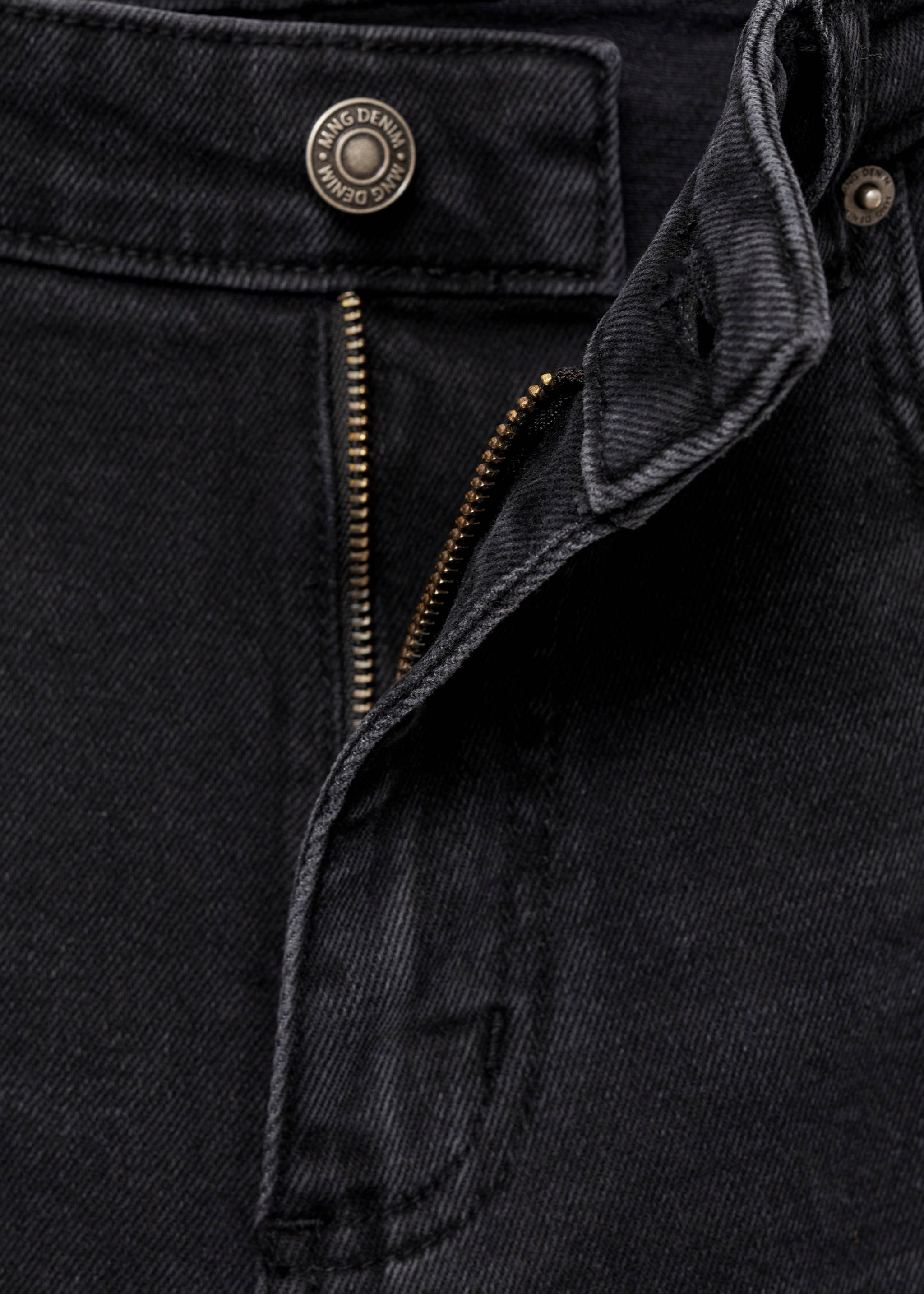 Bermuda en jean slim fit - Détail de l'article 0, Black denim. Ref: 17031223-00.