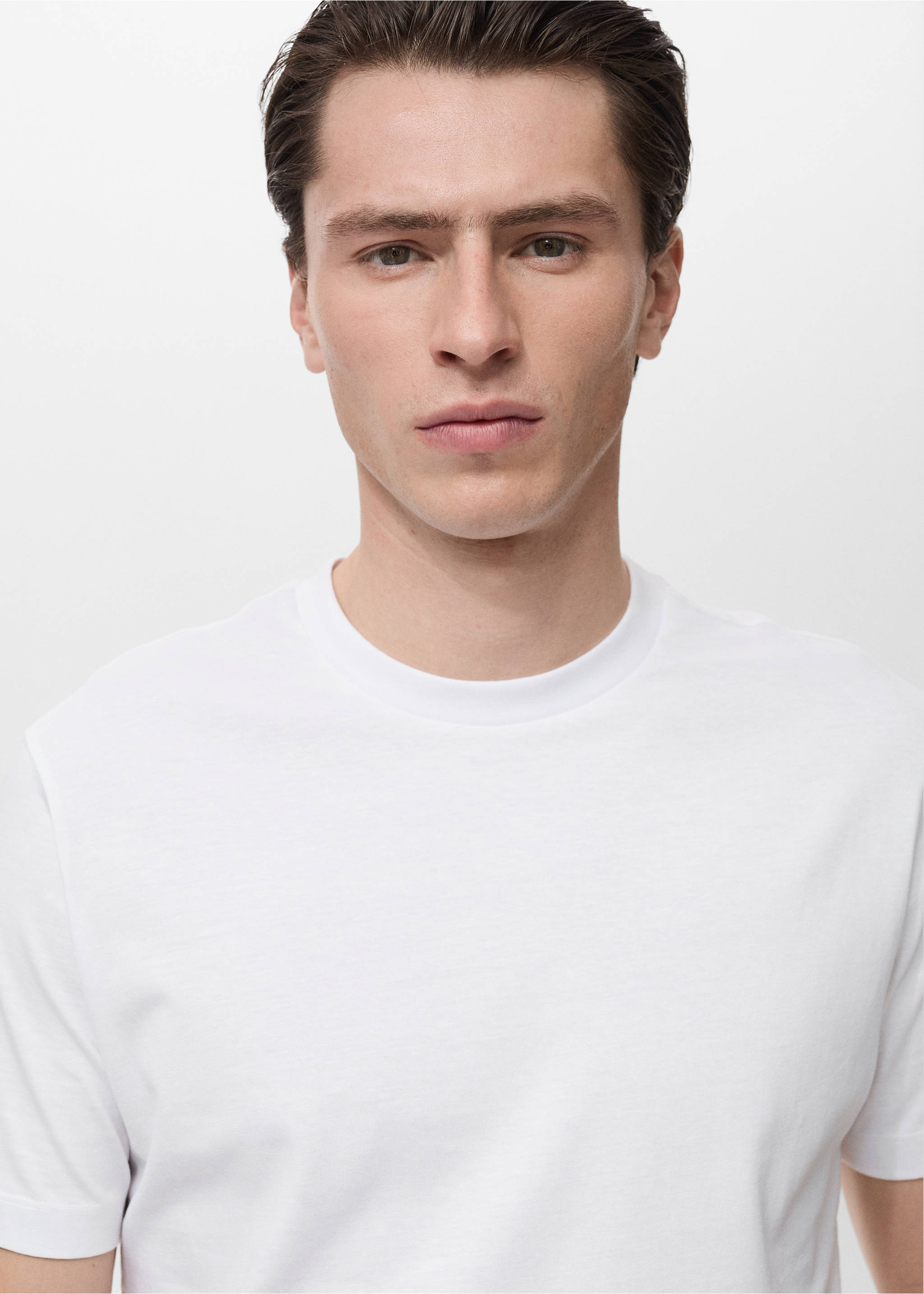 100% cotton slim-fit t-shirt - Details of the article 1, White. Ref: 17031230-00.