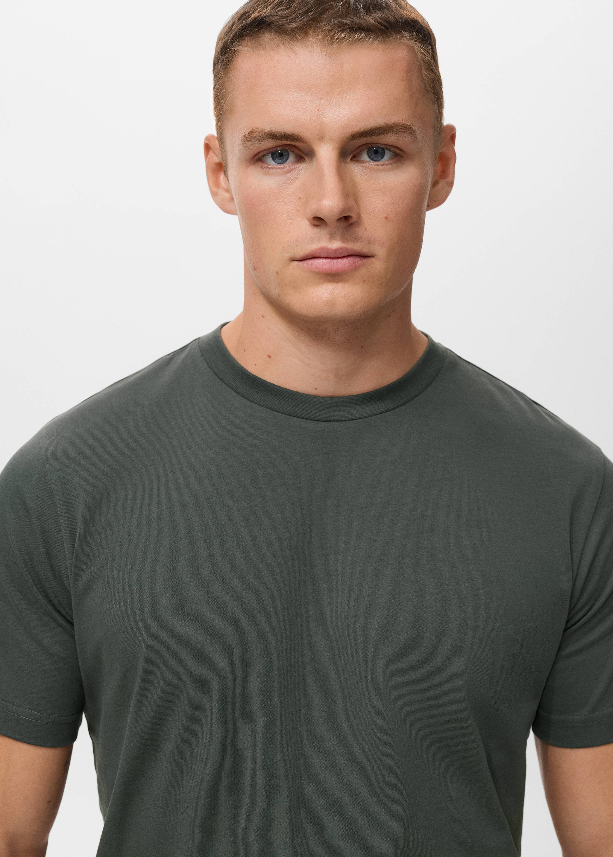 100% cotton slim-fit t-shirt - Details of the article 1