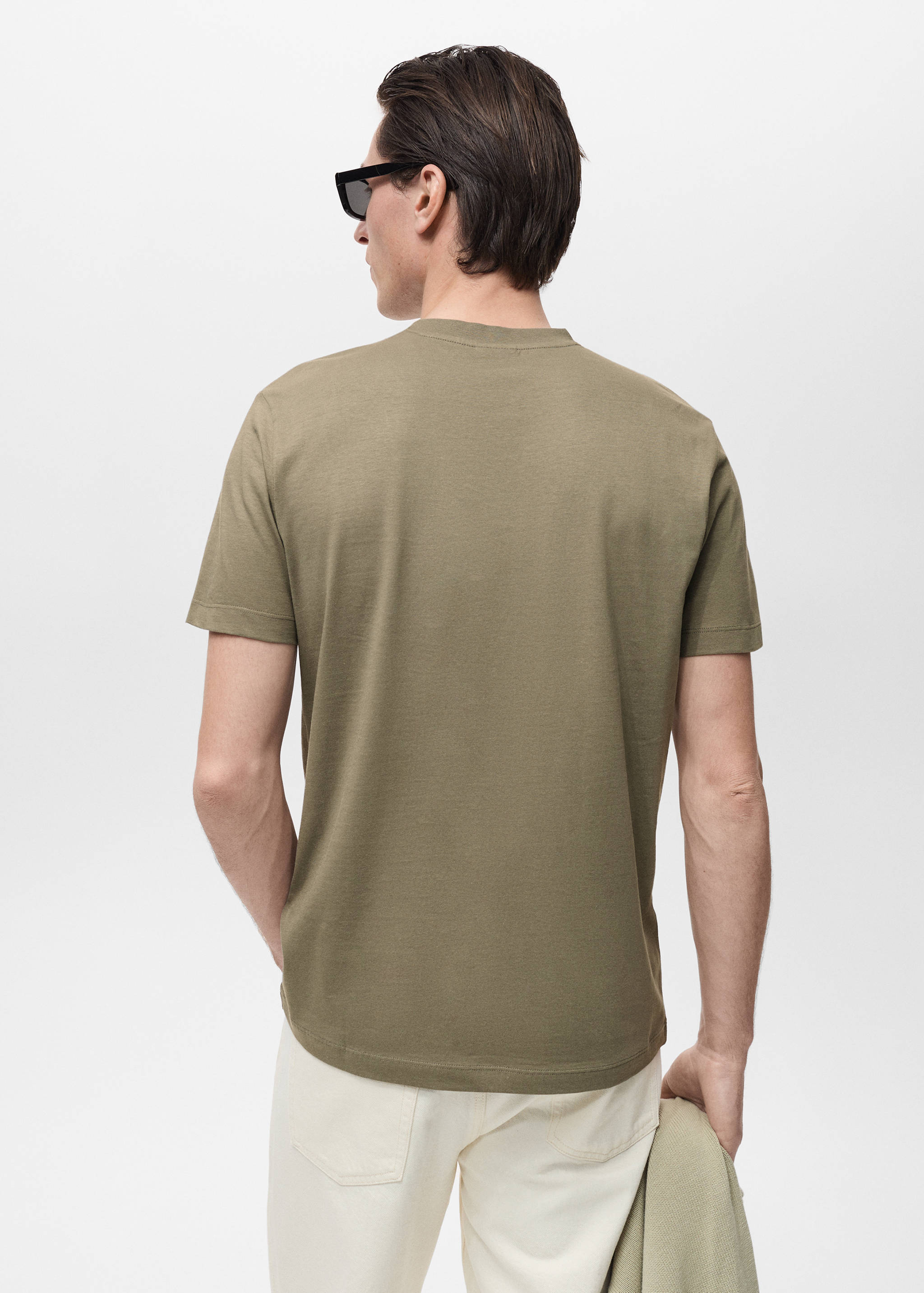 100% cotton slim-fit t-shirt - Reverse of the article