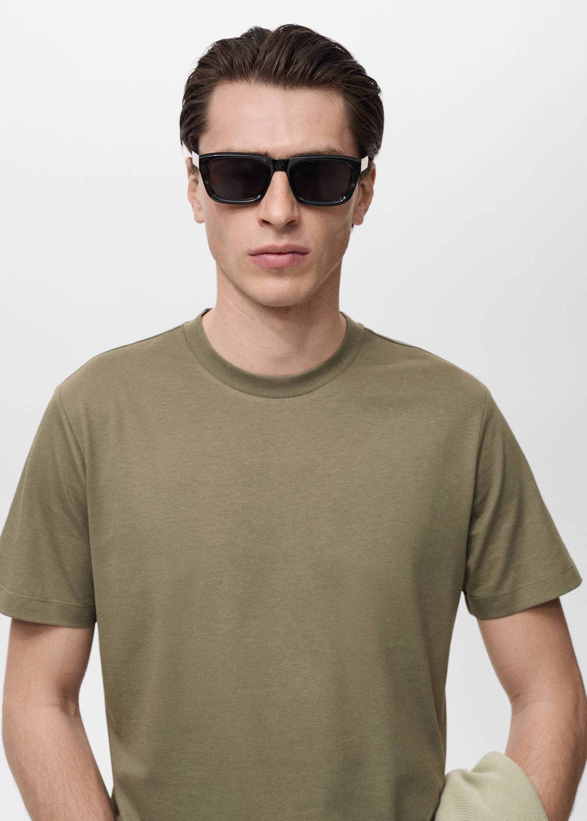 100% cotton slim-fit t-shirt - Details of the article 1