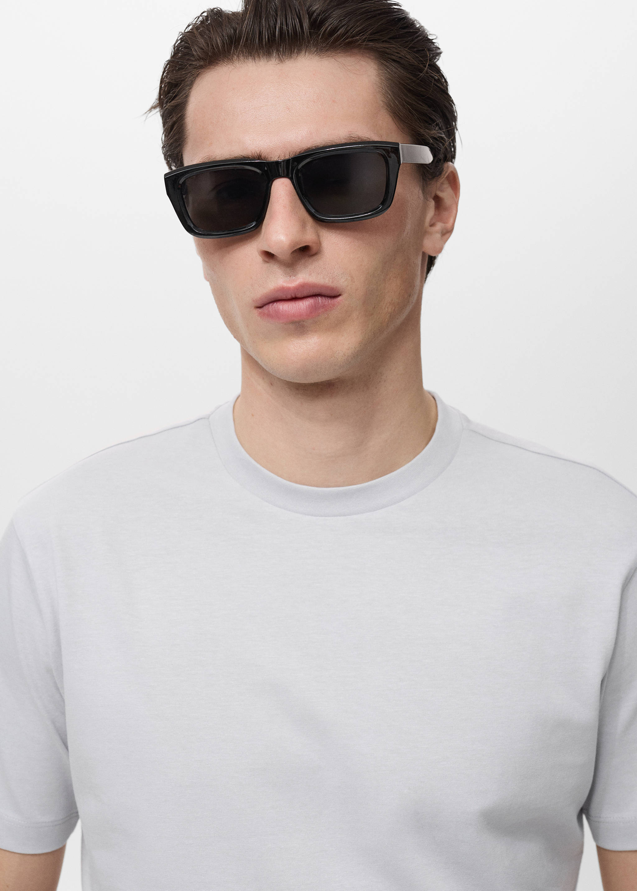 100% cotton slim-fit t-shirt - Details of the article 1