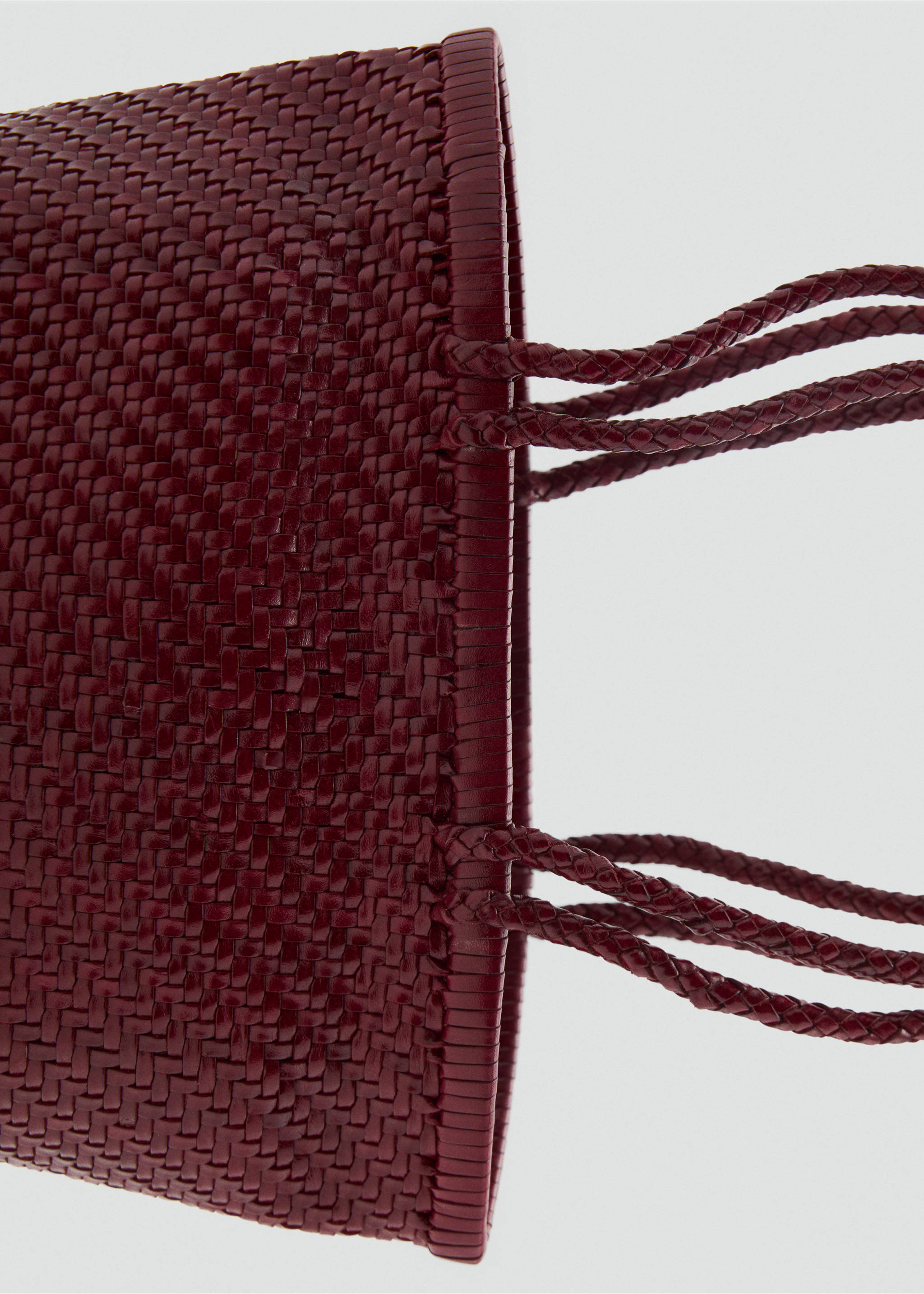 Medium braided leather bag - Details of the article 1, Burgundy. Ref: 17031236-00.