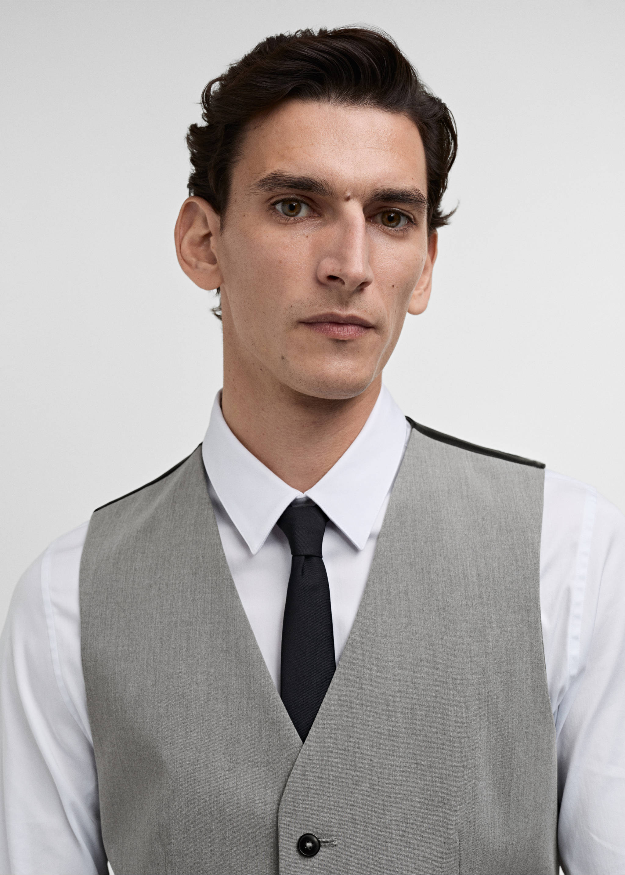 Paris super slim-fit suit waistcoat - Details of the article 1, Grey. Ref: 17031237-00.