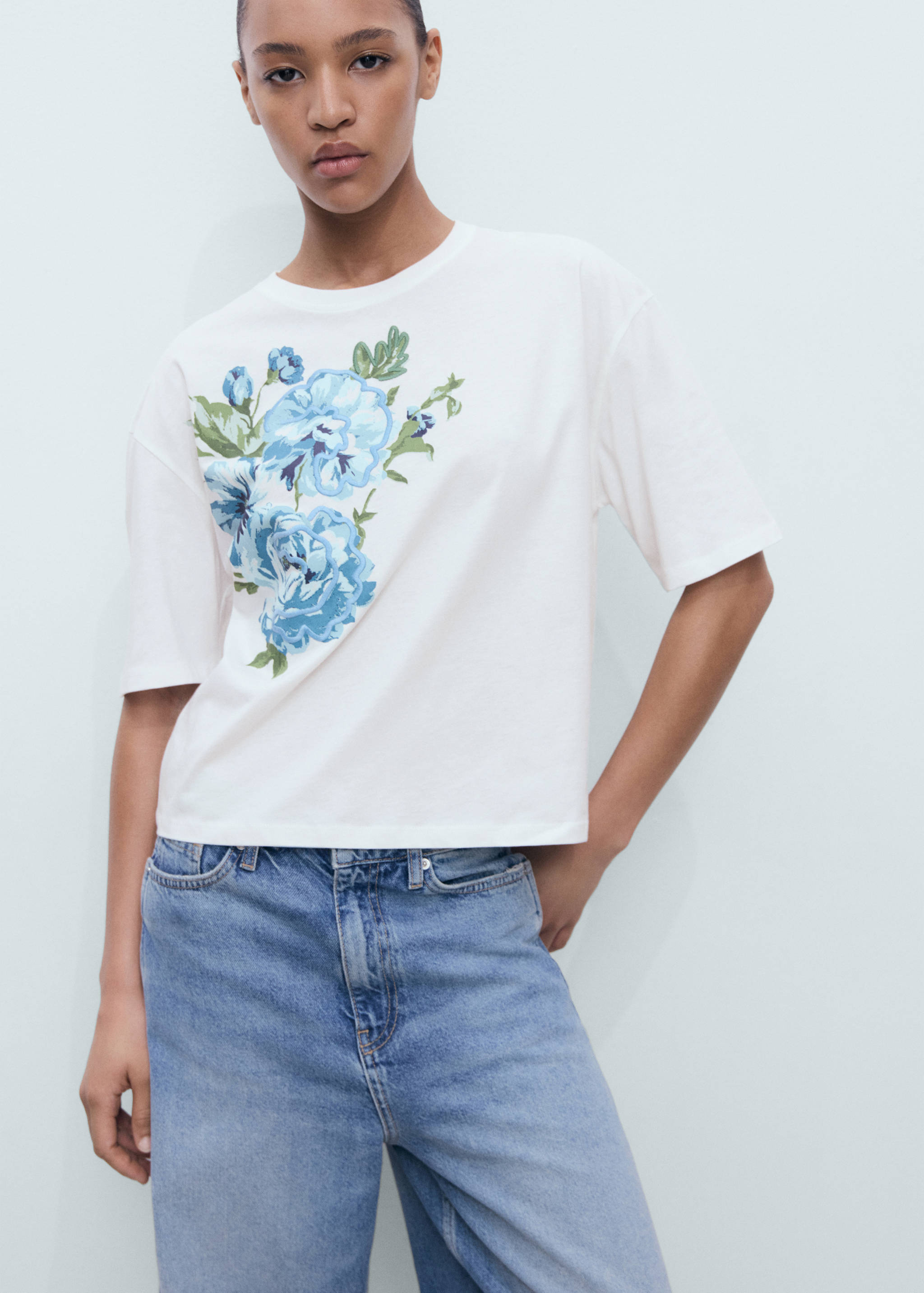 Geblümtes T-Shirt aus Baumwolle - Mittlere Ansicht