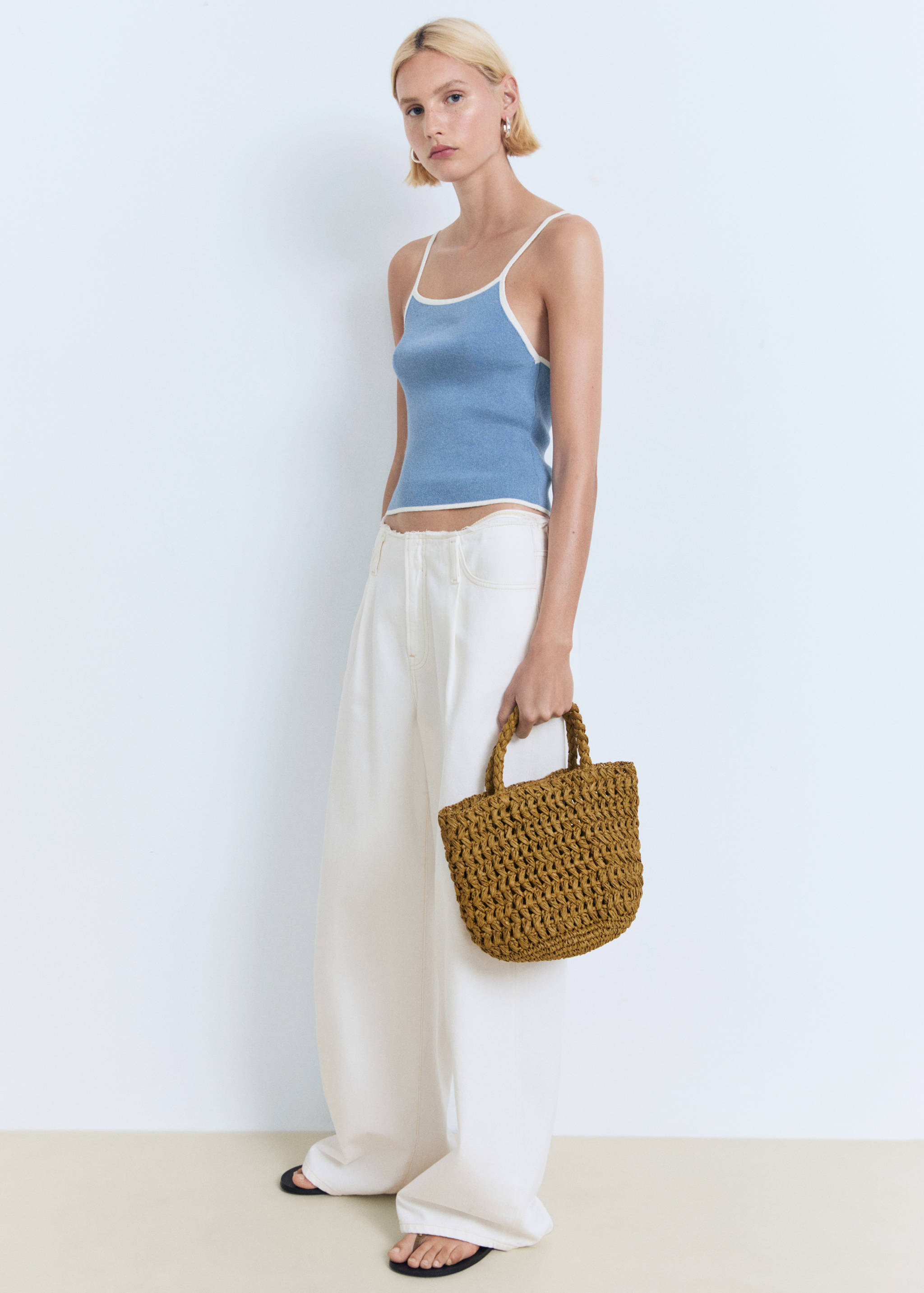 Knitted top with contrasting trim - General plane