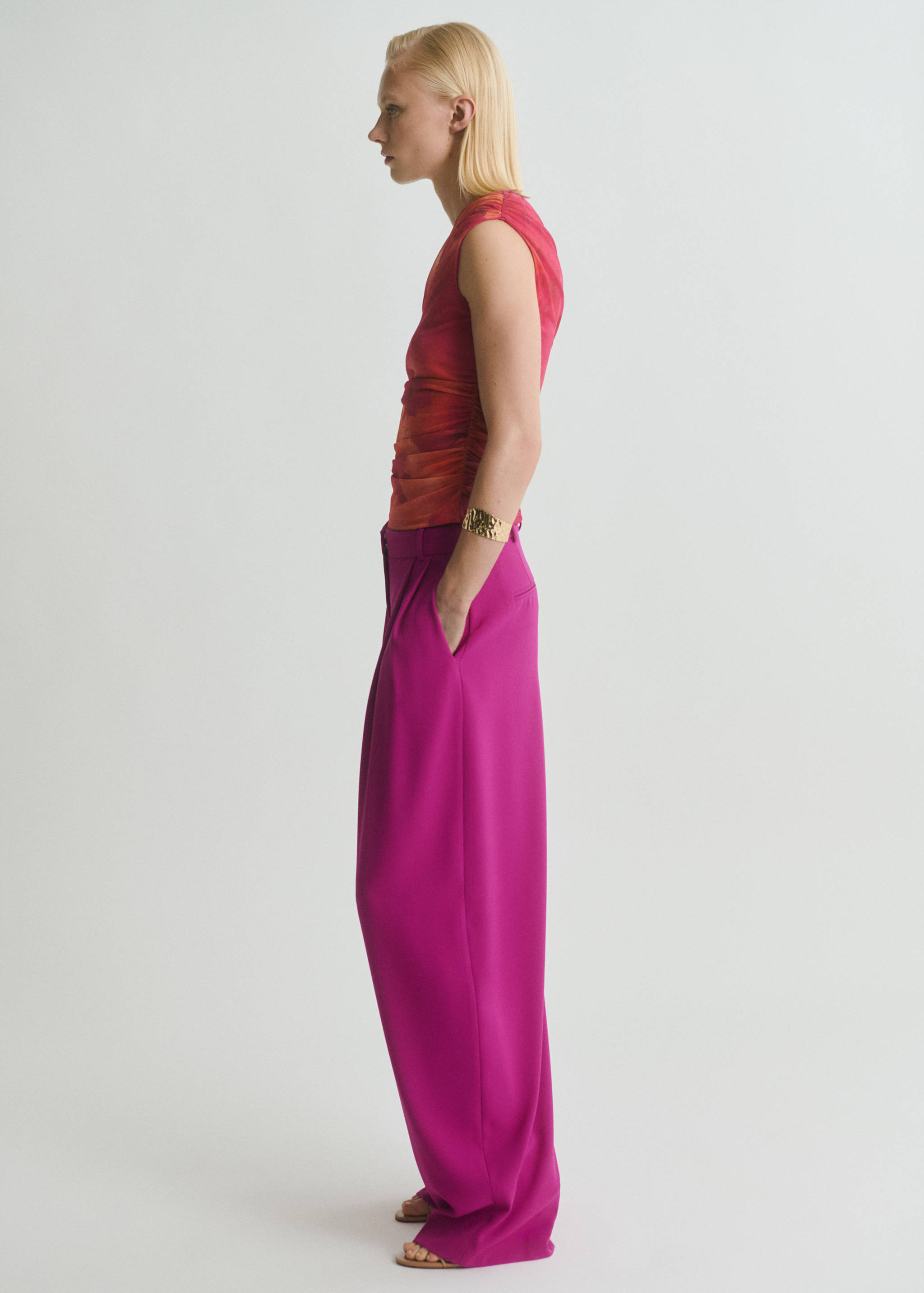 Pleat detail trousers - General plane