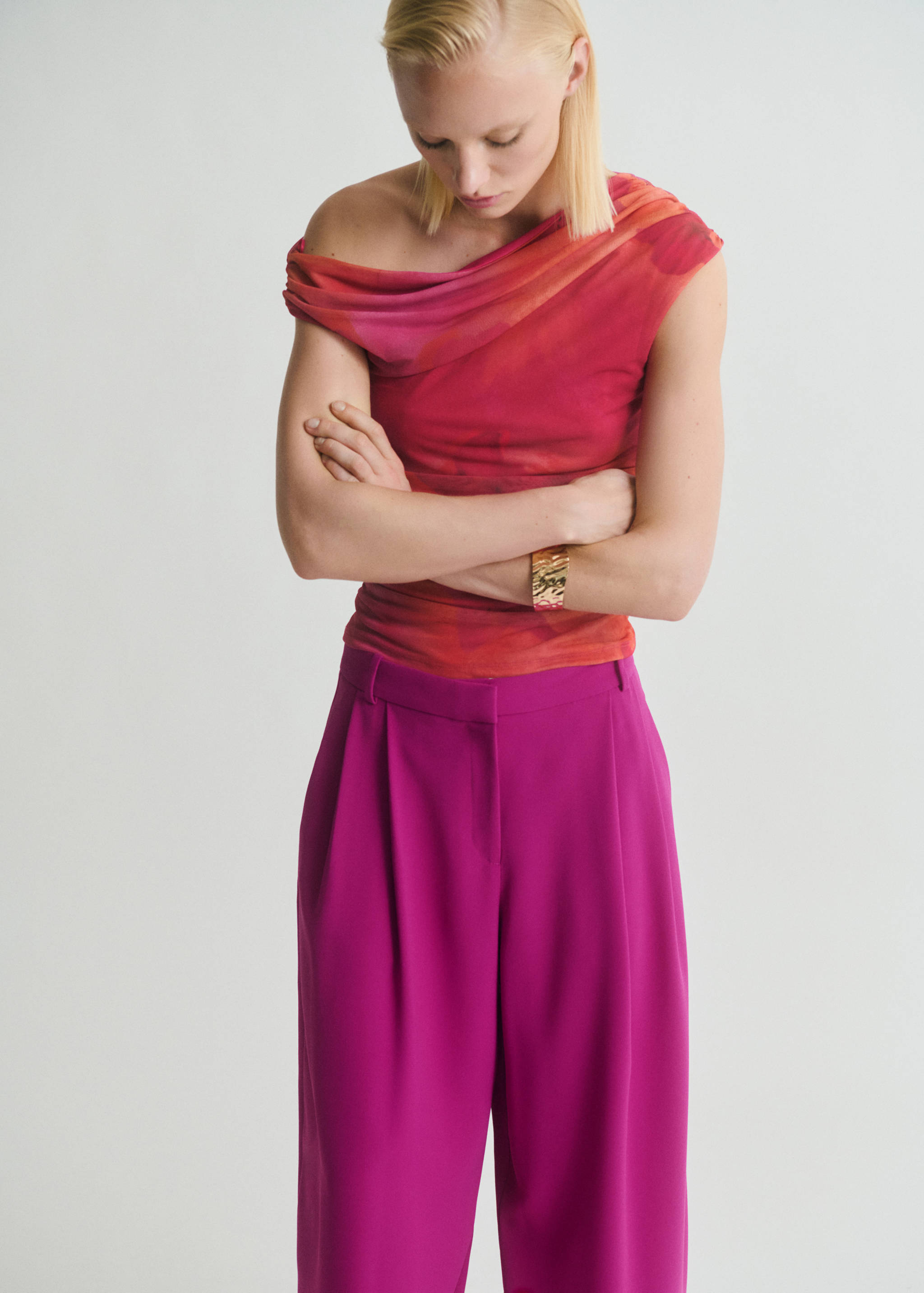 Pleat detail trousers - Details of the article 1