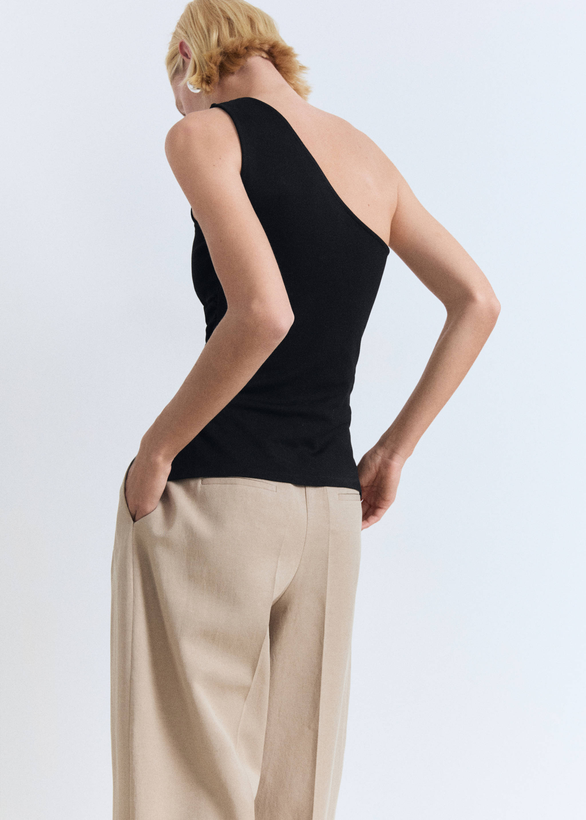 Asymmetrical draped top - Reverse of the article